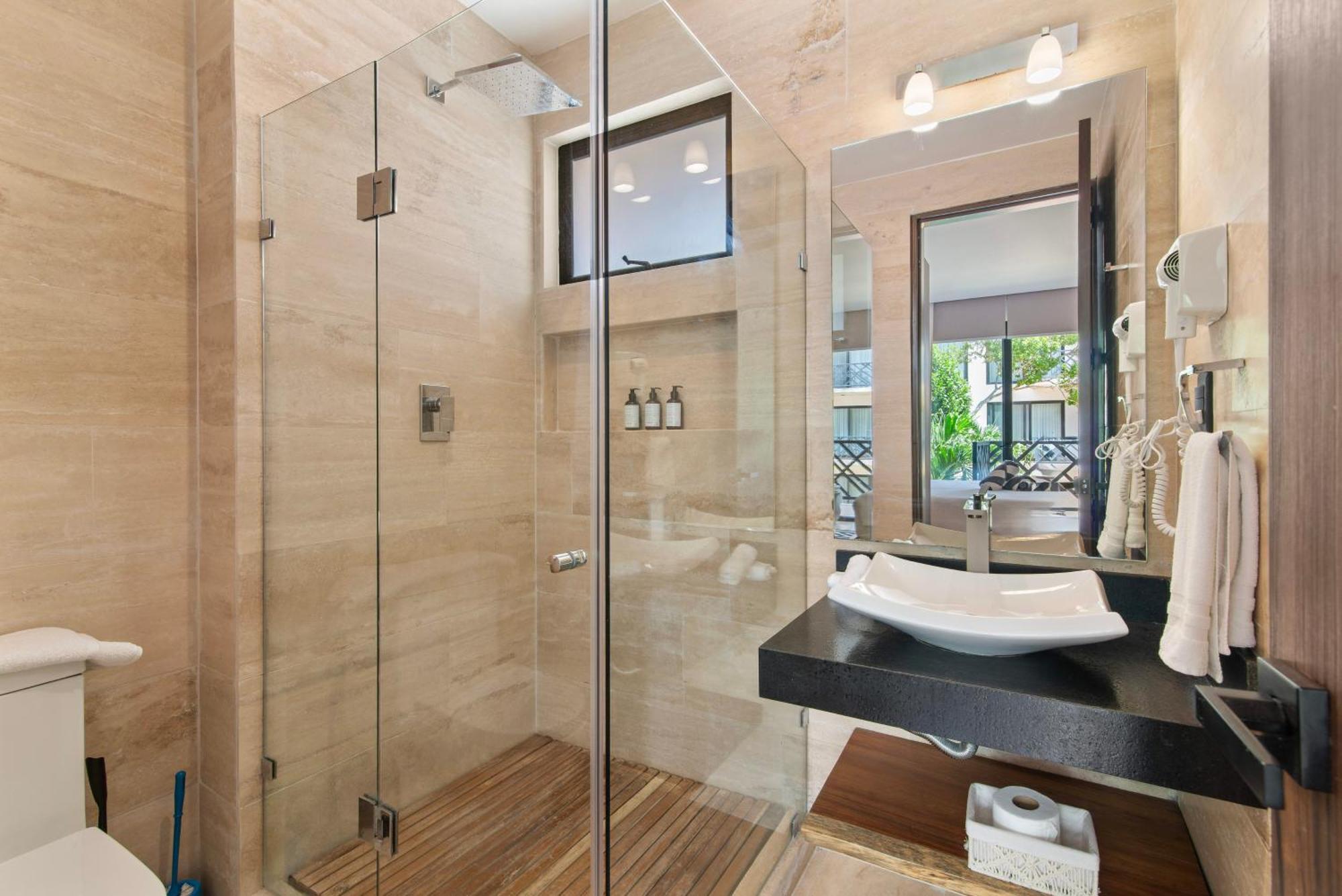 Unwind | Private Balcony & Rooftop Pools | Casago * Tulum