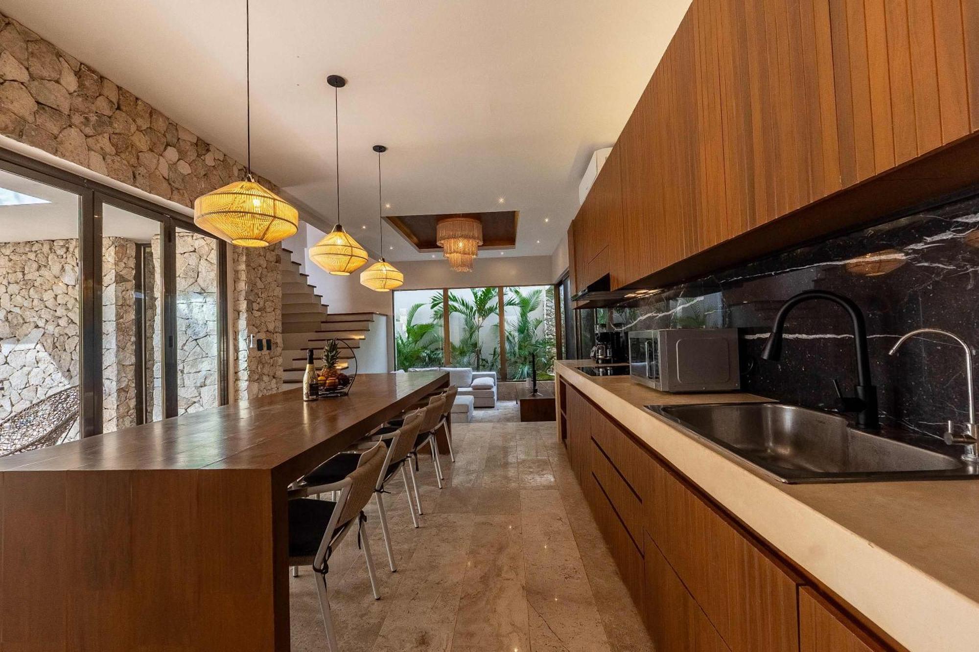 Rare 8br Dual Getaway With 4 Private Pools *