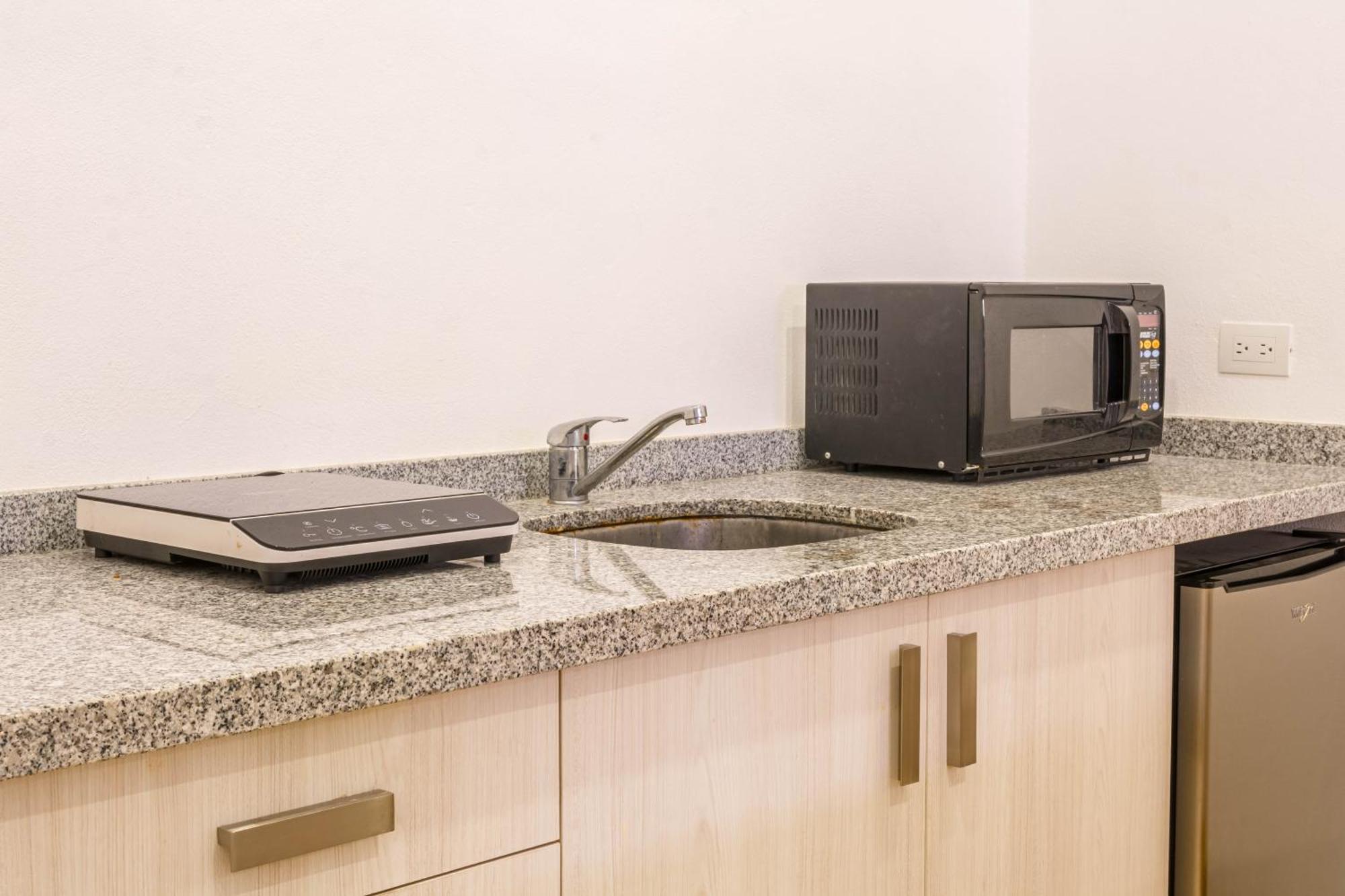 Kaab Hotel 4*