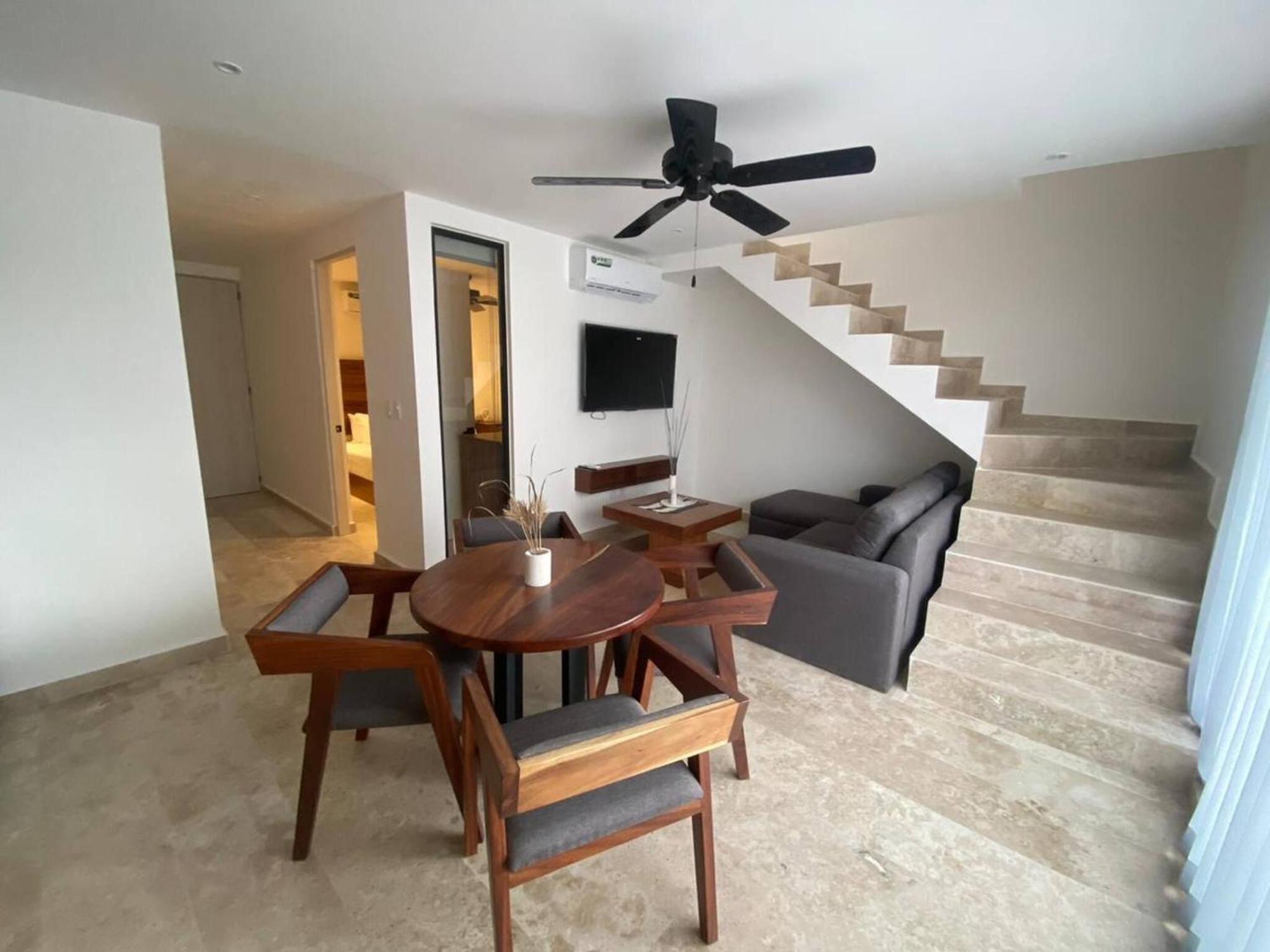 Spacious And Comfortable Ph With Private Pool In Zama *