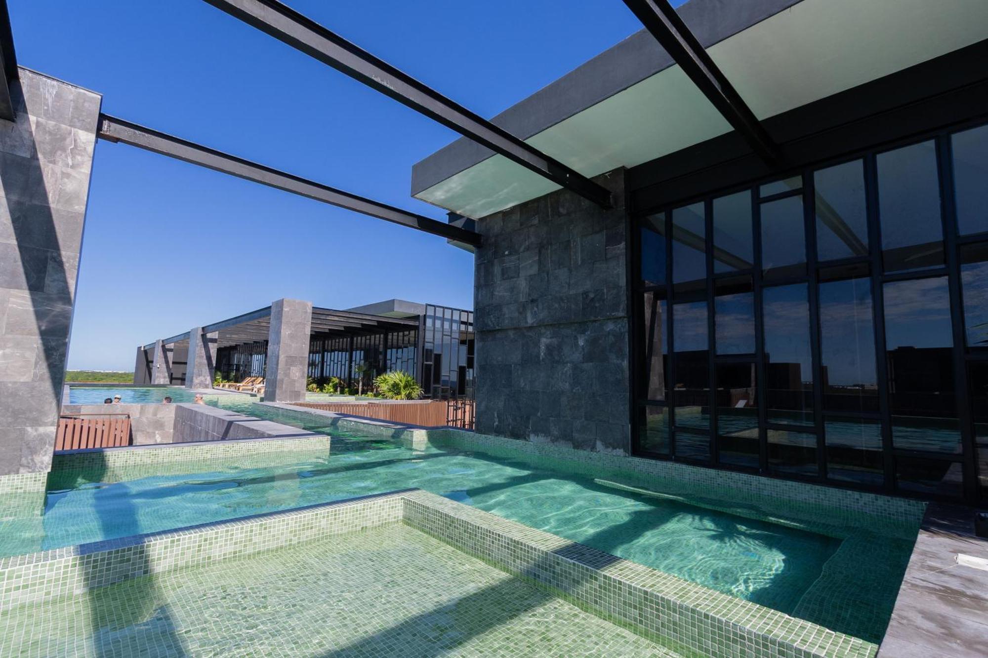 Escape - Private Tub, Free Bikes & Apartment