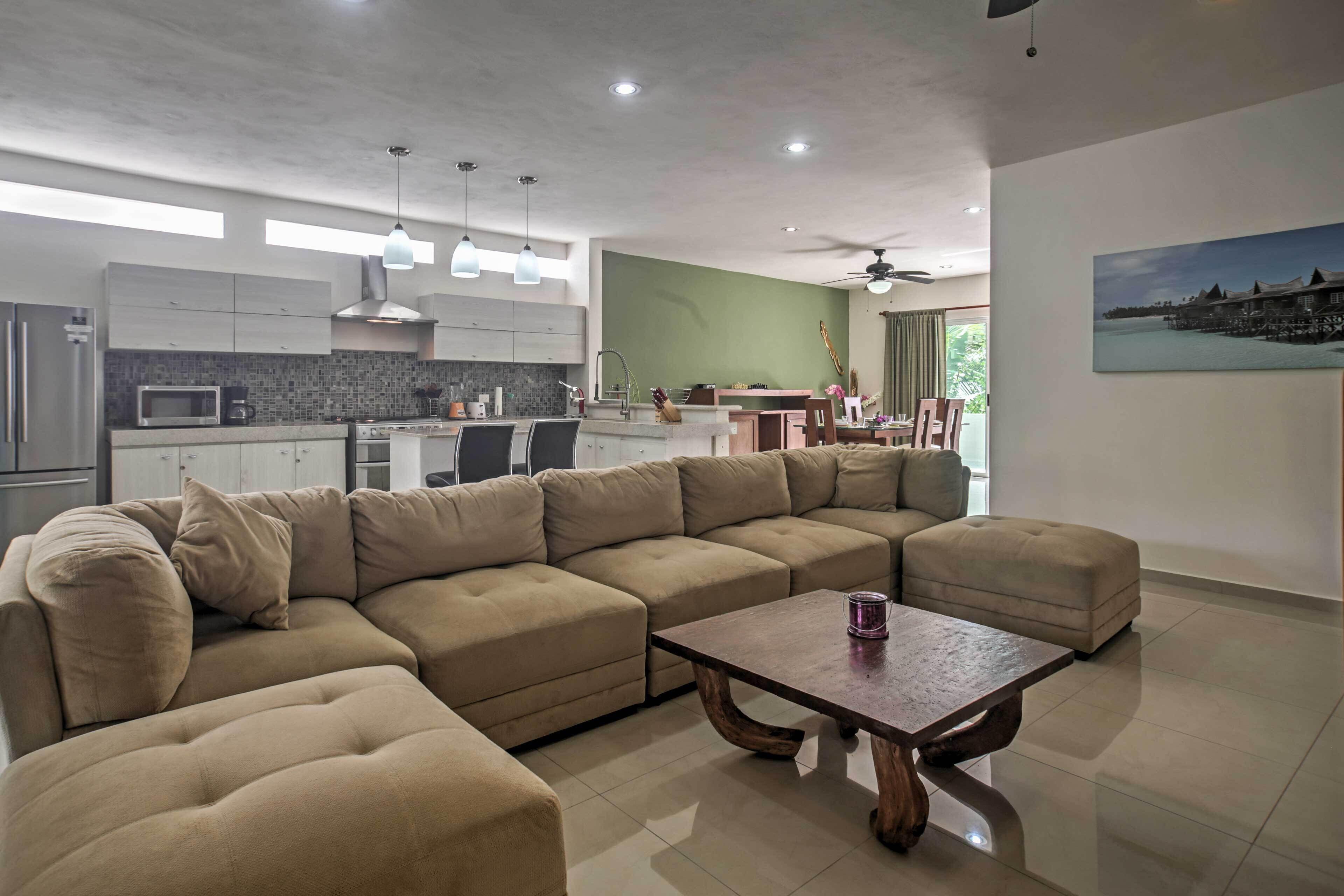 Casa Esmeralda With Pool Access And Furnished Patio!