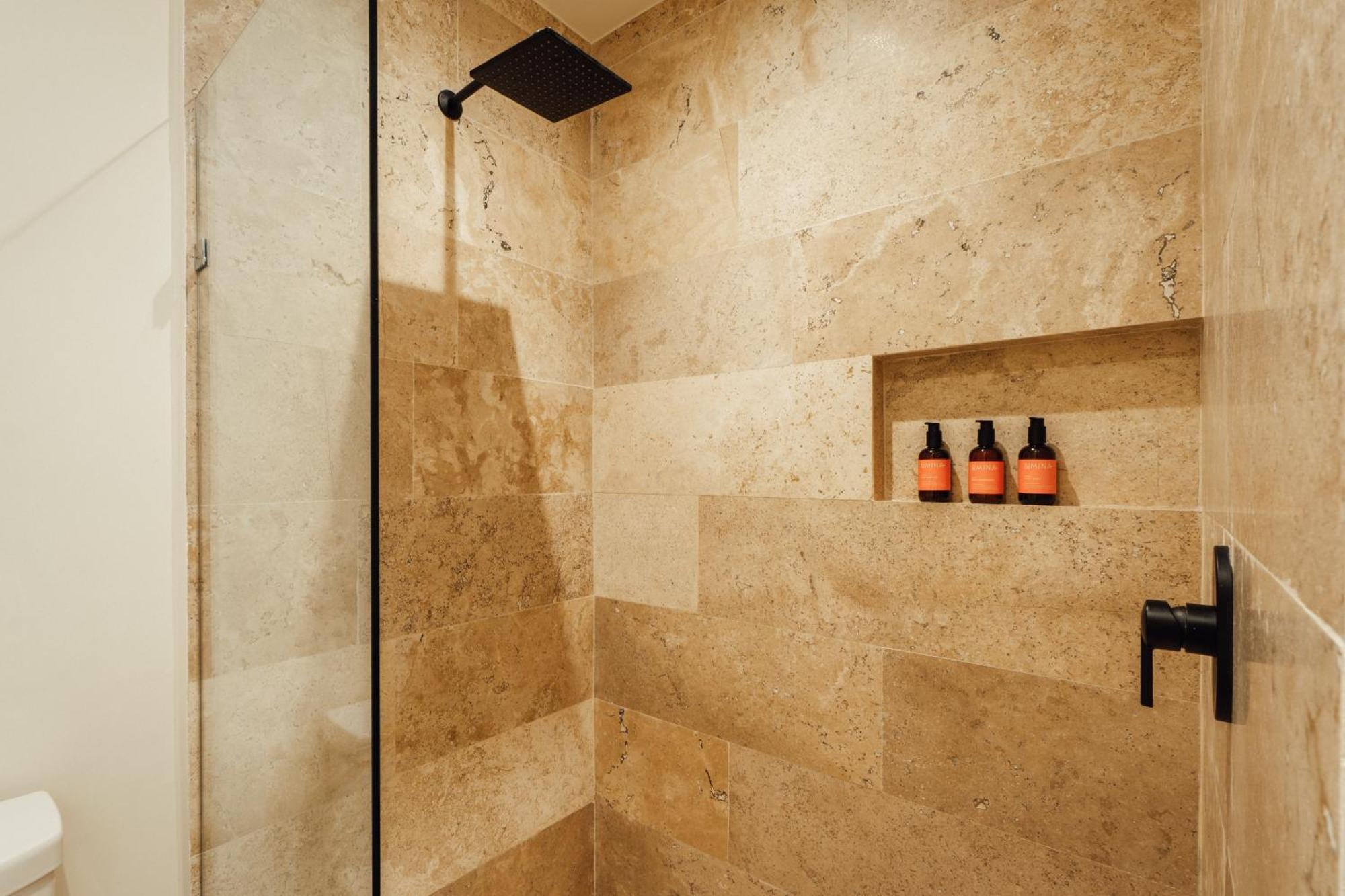 101 Park By Lumina Apartment *