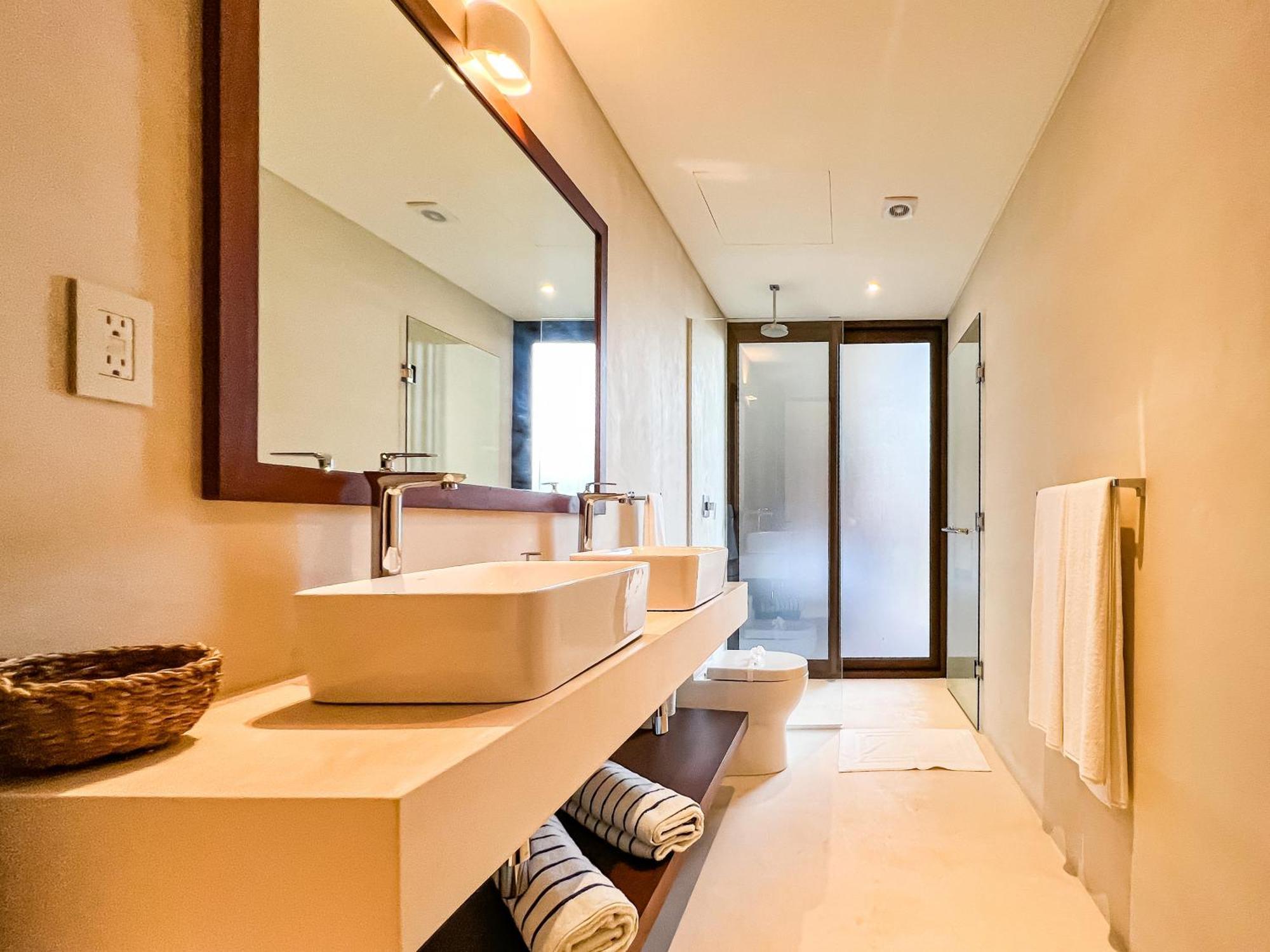 Gated 2br With Rooftop Pool Apartment *