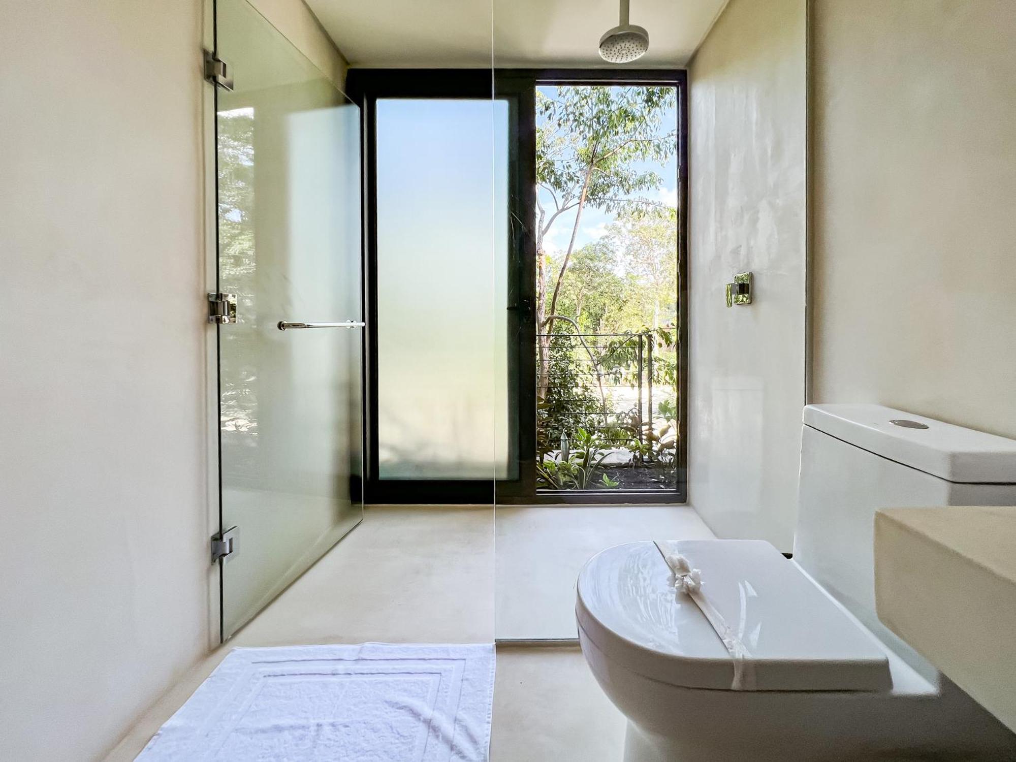 Apartment Gated 2br With Rooftop Pool *