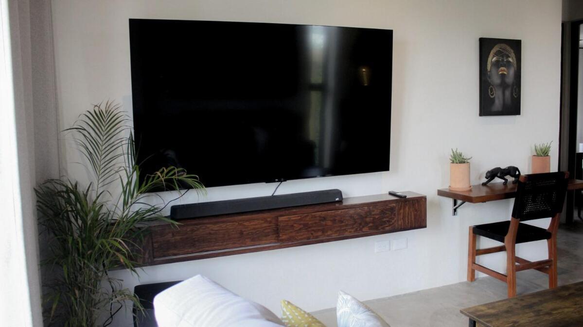 Apartment 2 Bdrm-2 Baths For Groups & Music Lovers *