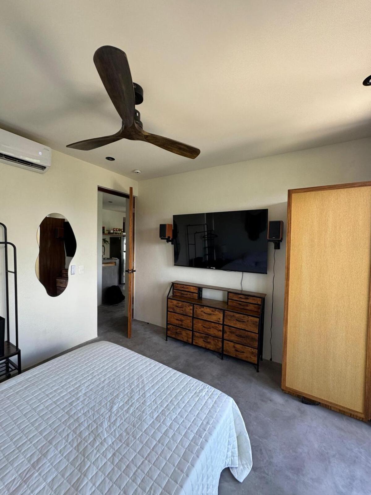 2 Bdrm-2 Baths For Groups & Music Lovers Apartment