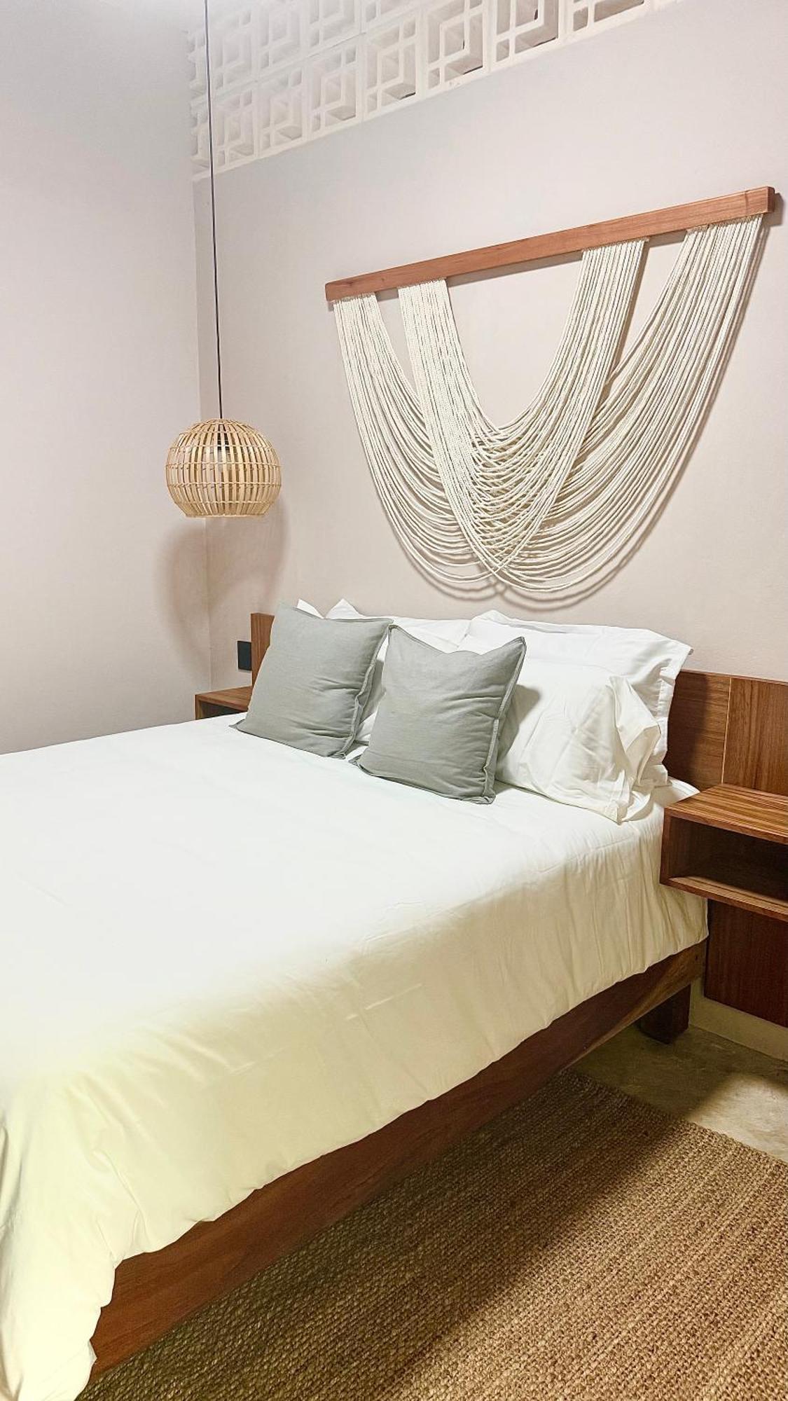 - Aldea Mangle & Cenote Lodge *