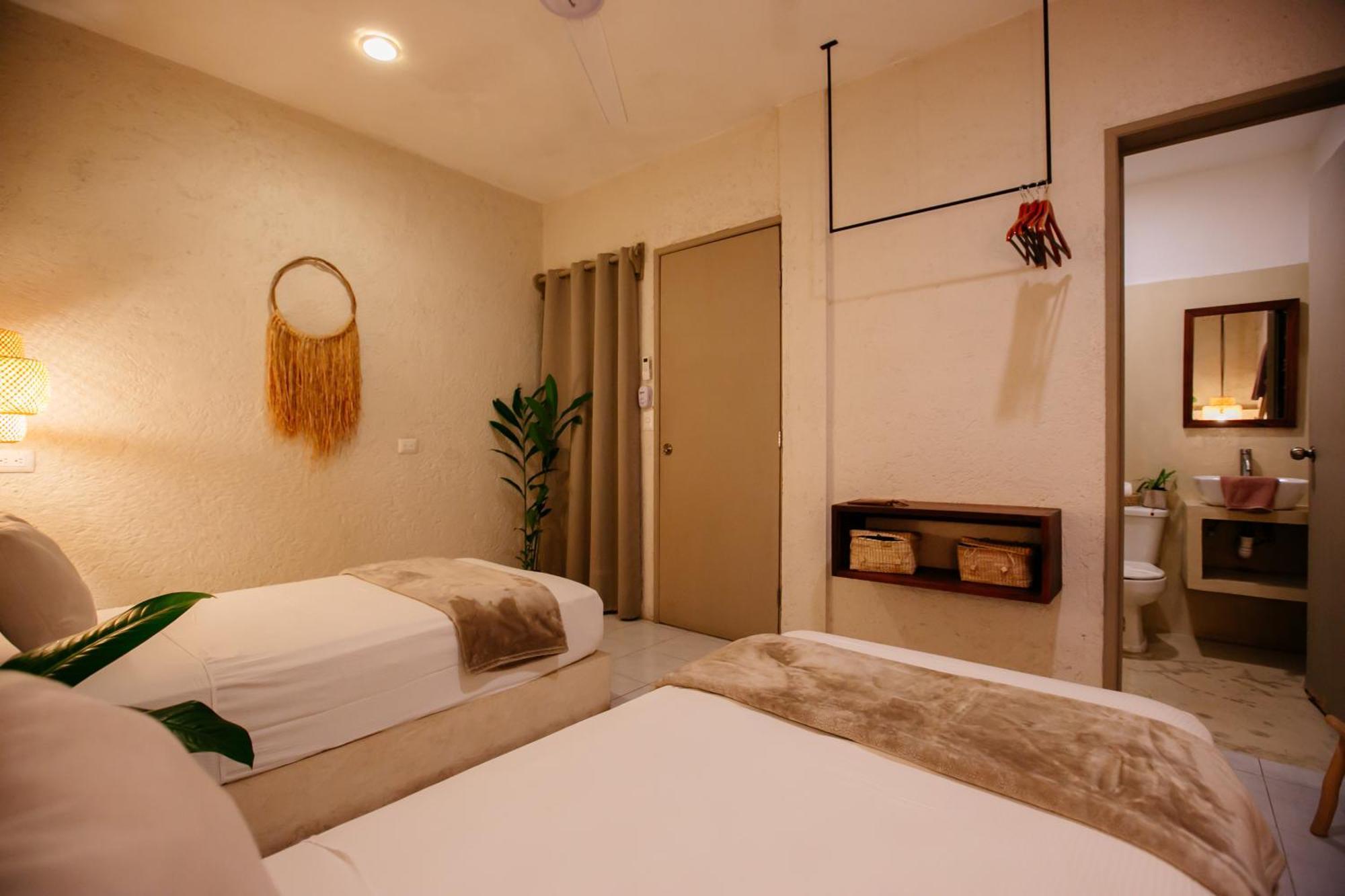 Noah Hotel 3*