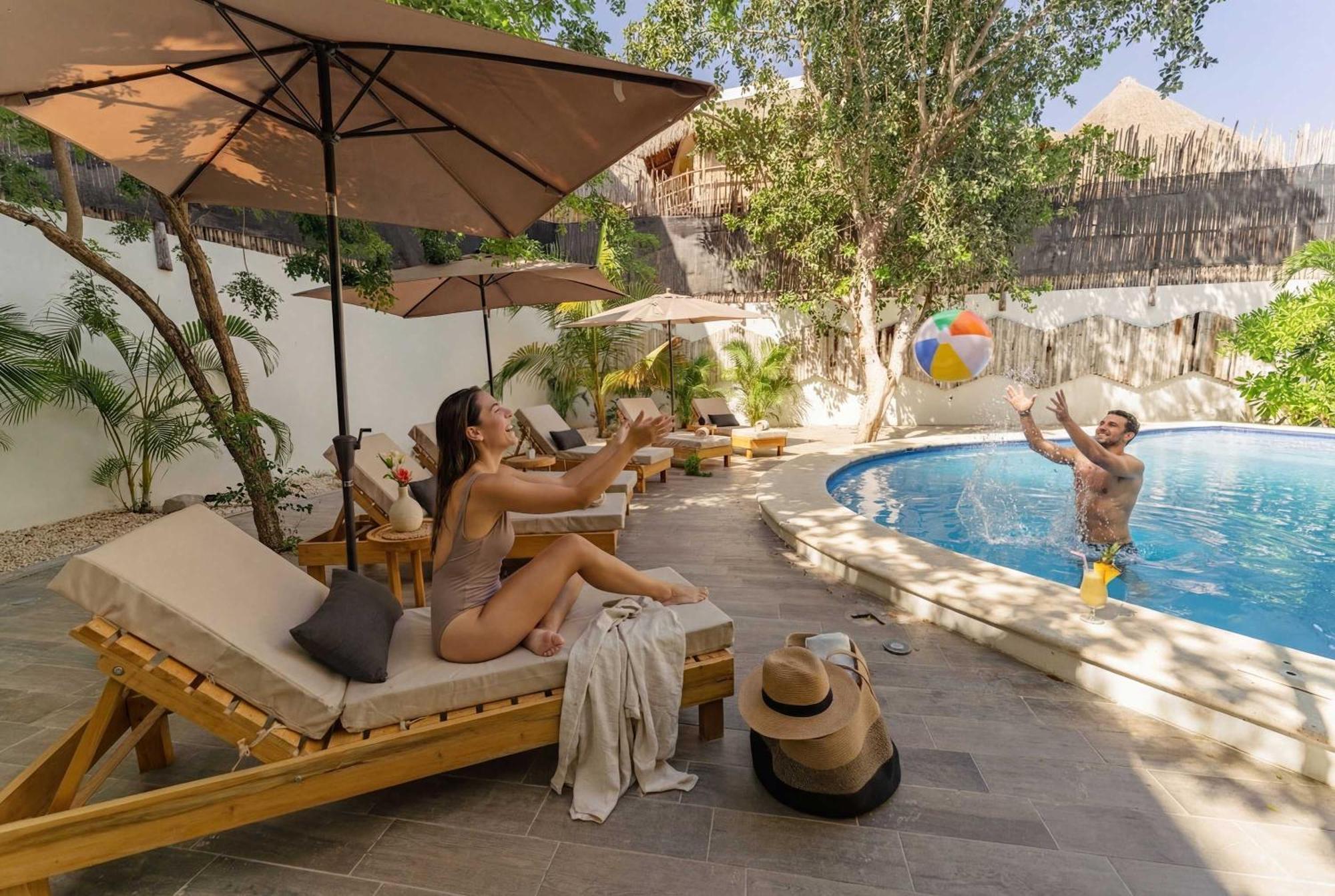 Inn 18-bed 9bd - Pool & Kitchen - Full Concierge *