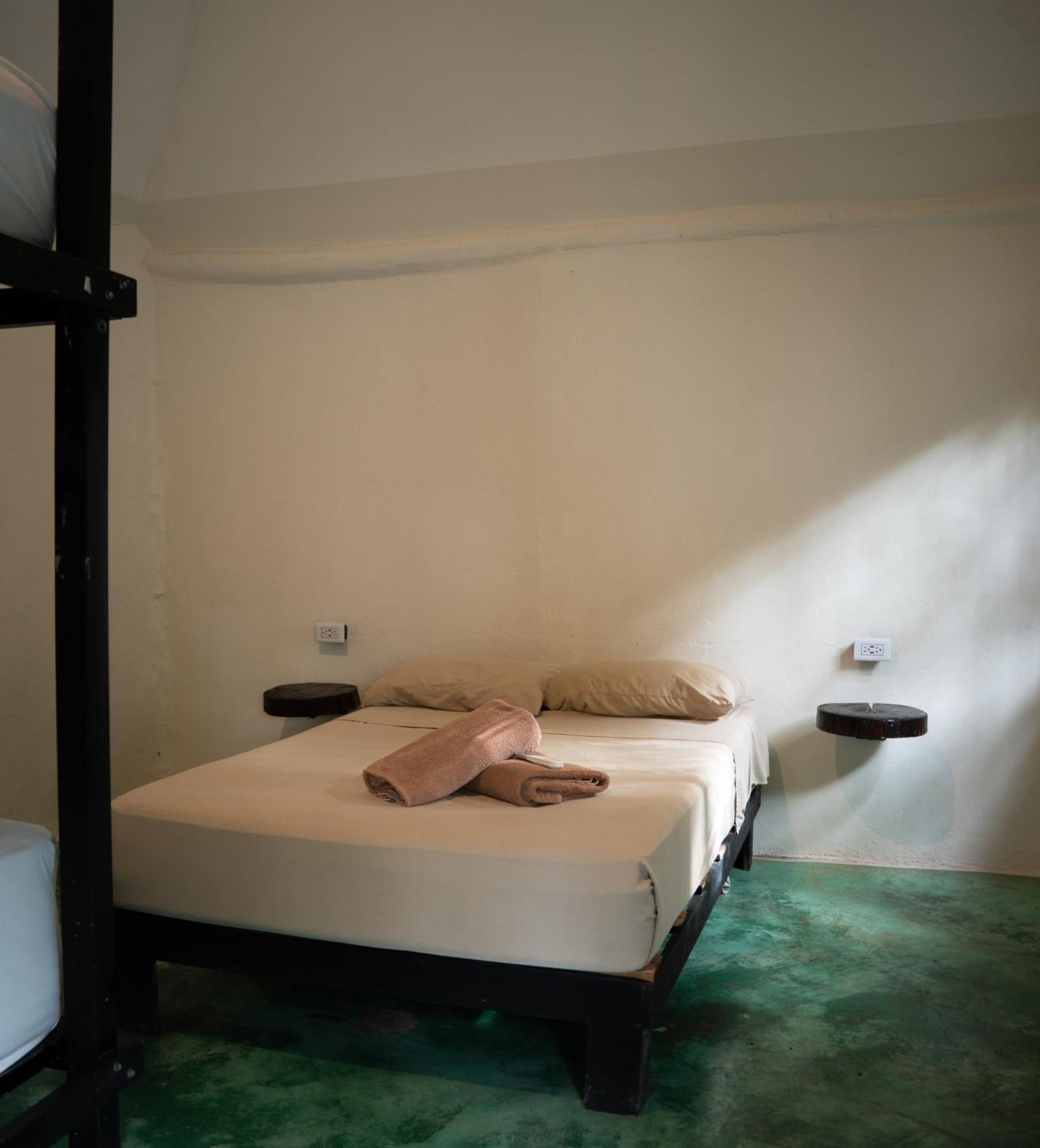 Oryx Hostel *