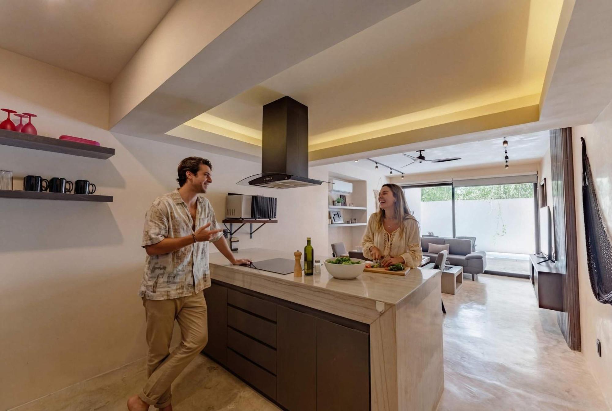 Talulah Living 3br - Private & Shared Pool Apartment