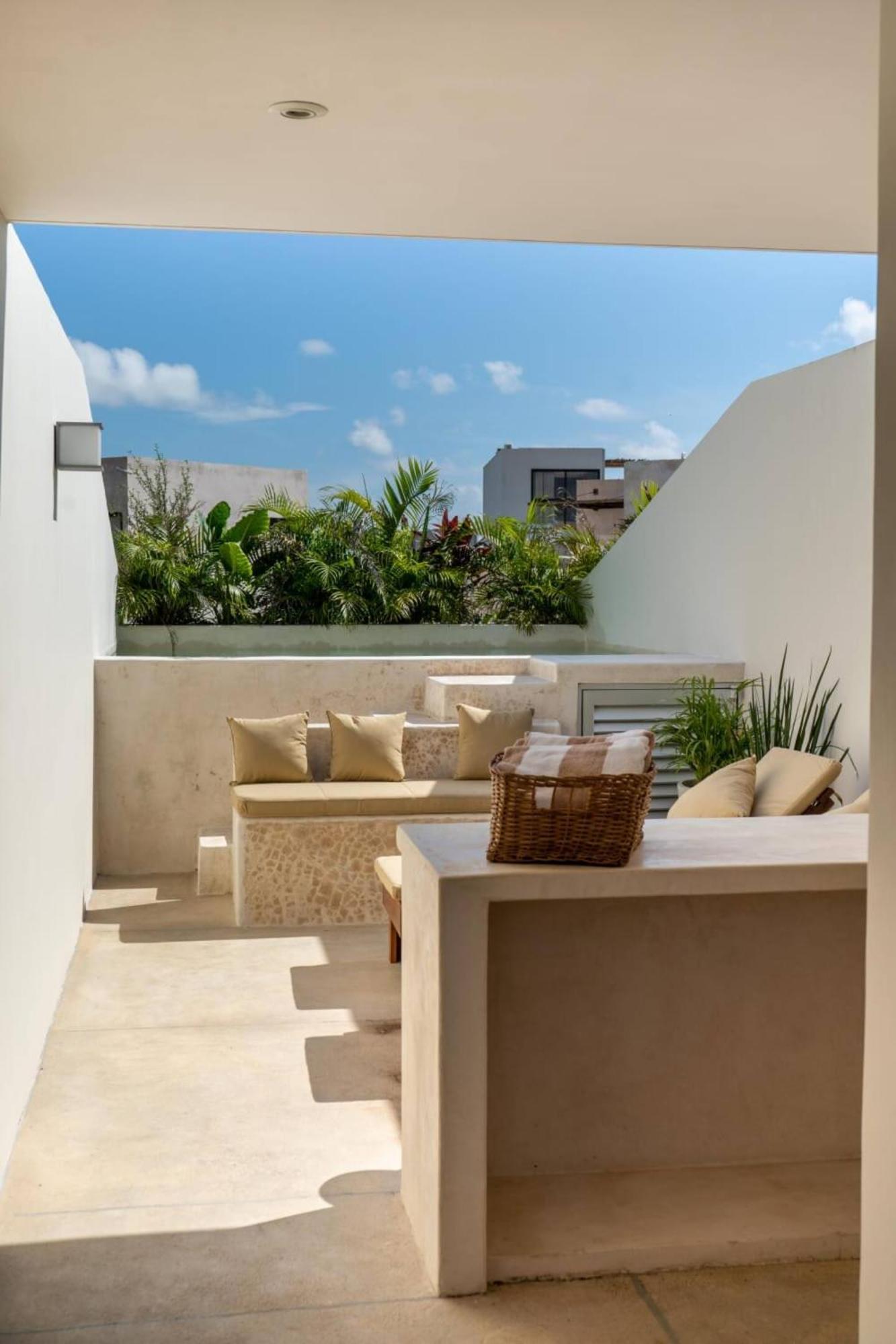 Private Pool With Great Comfort Apartment