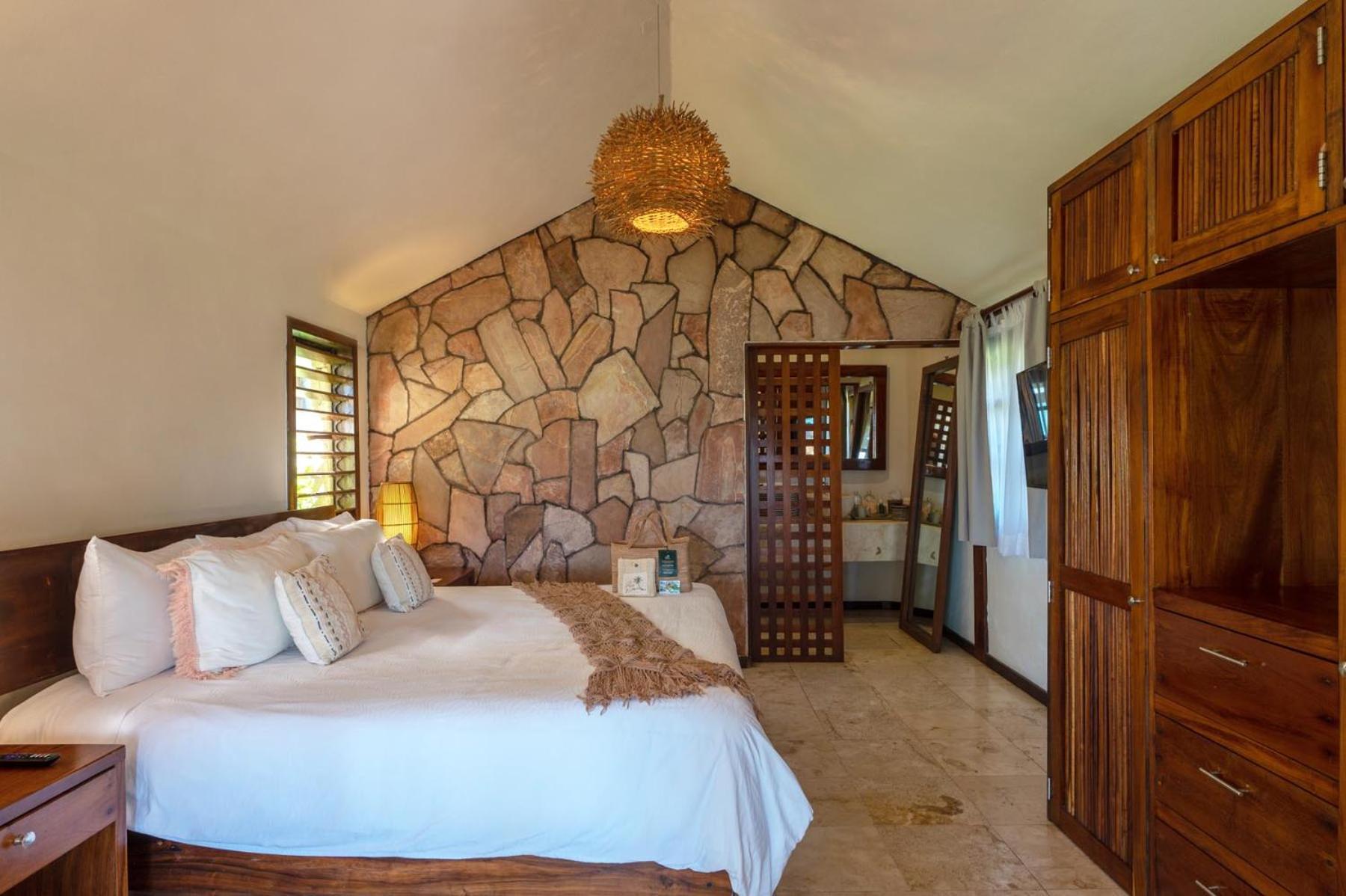 Ana Y Jose & Club Hotel