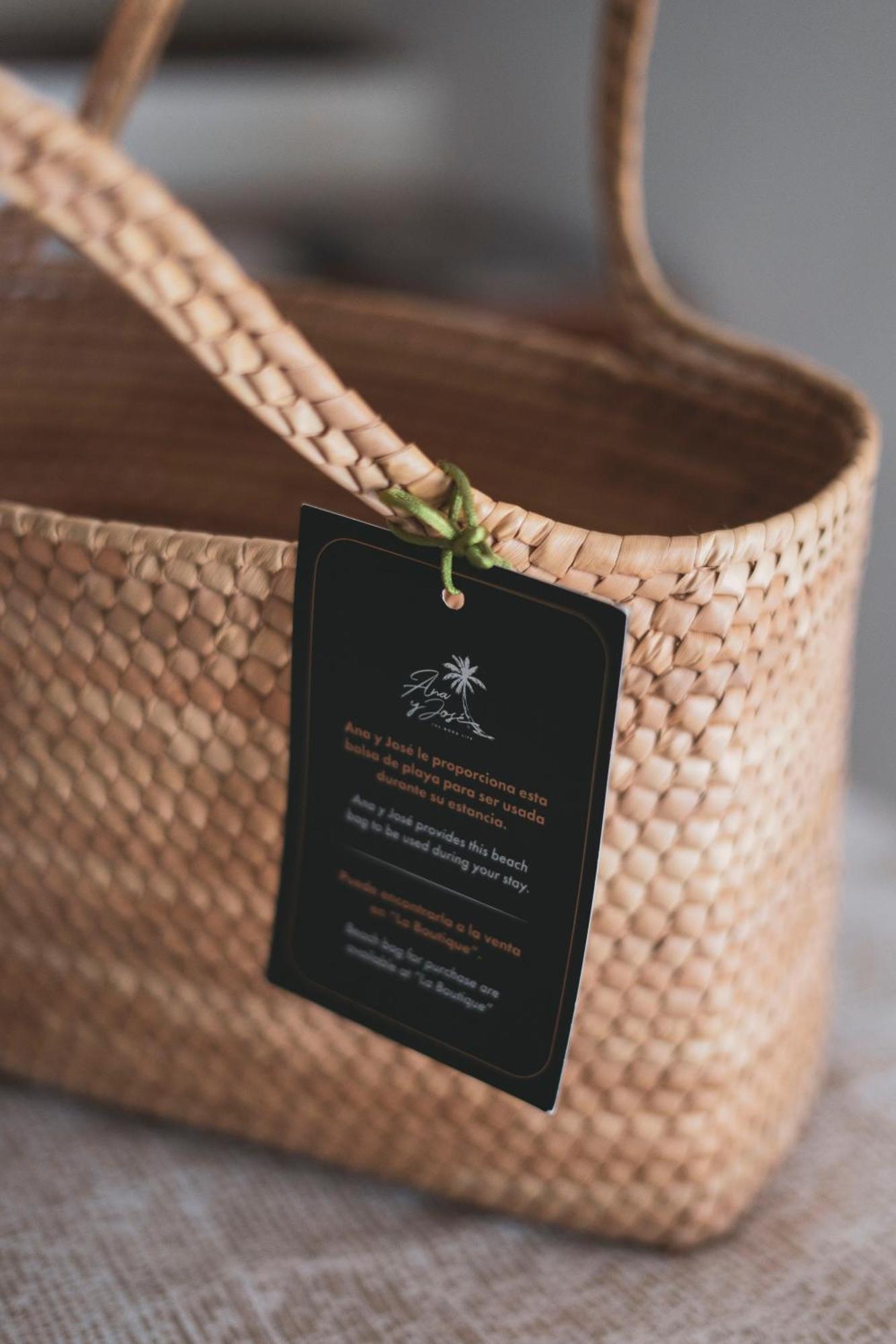 Ana Y Jose & Club Hotel