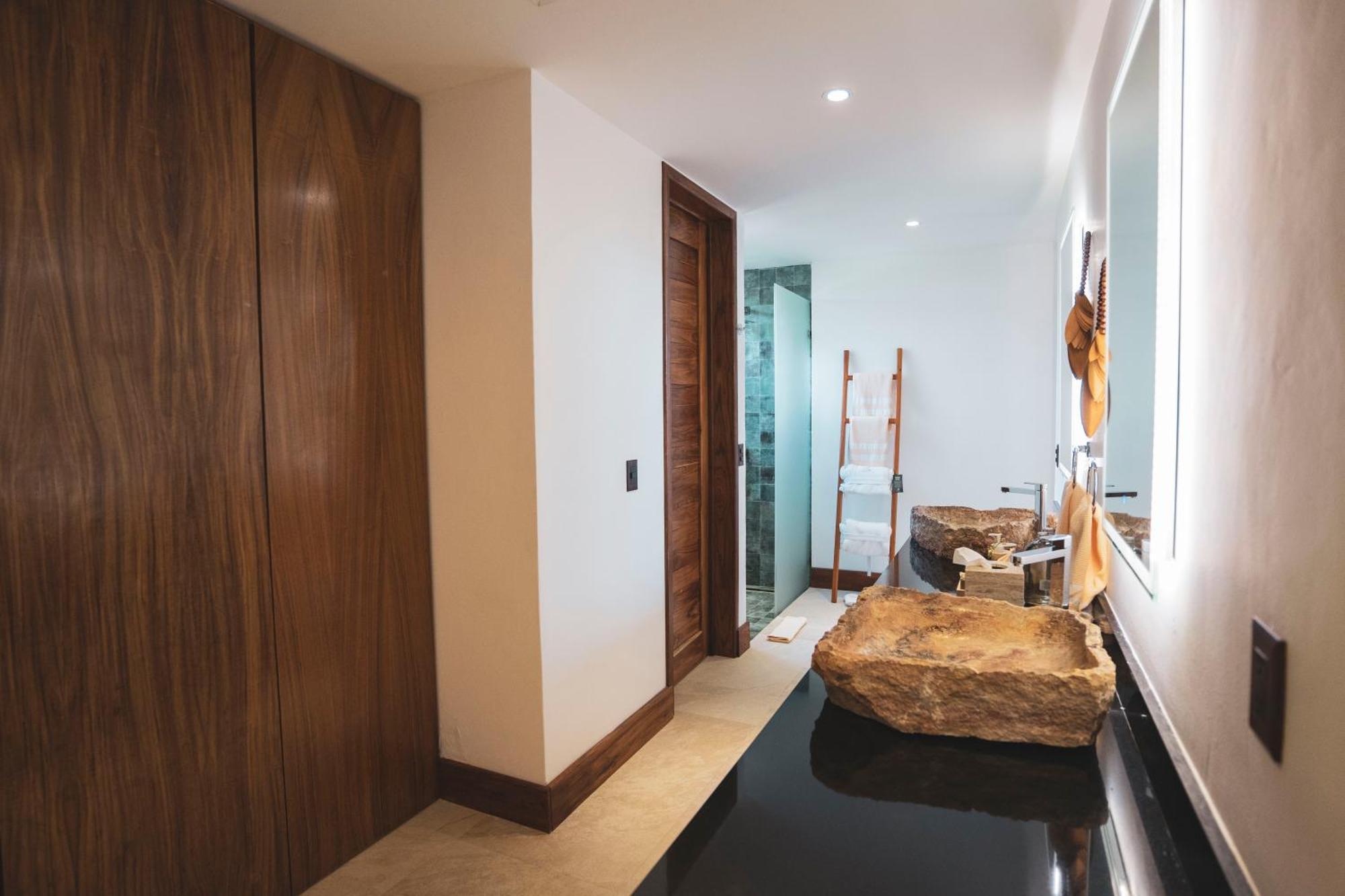 Ana Y Jose & Club 5*