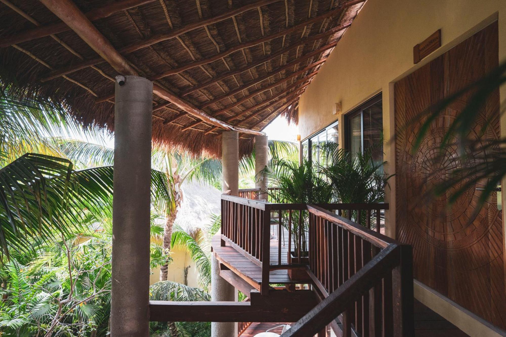 Ana Y Jose & Club 5*