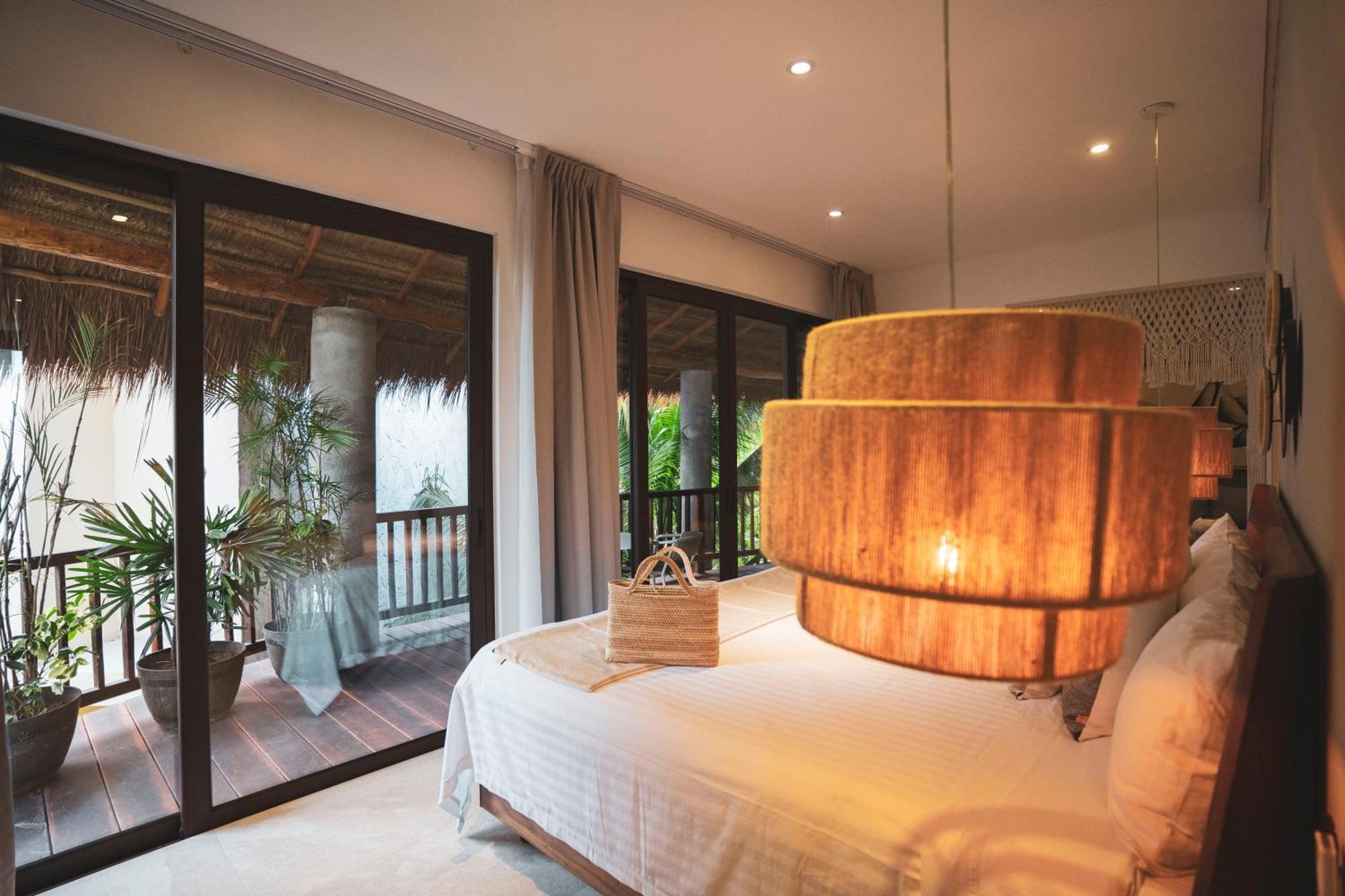 Ana Y Jose & Club Hotel