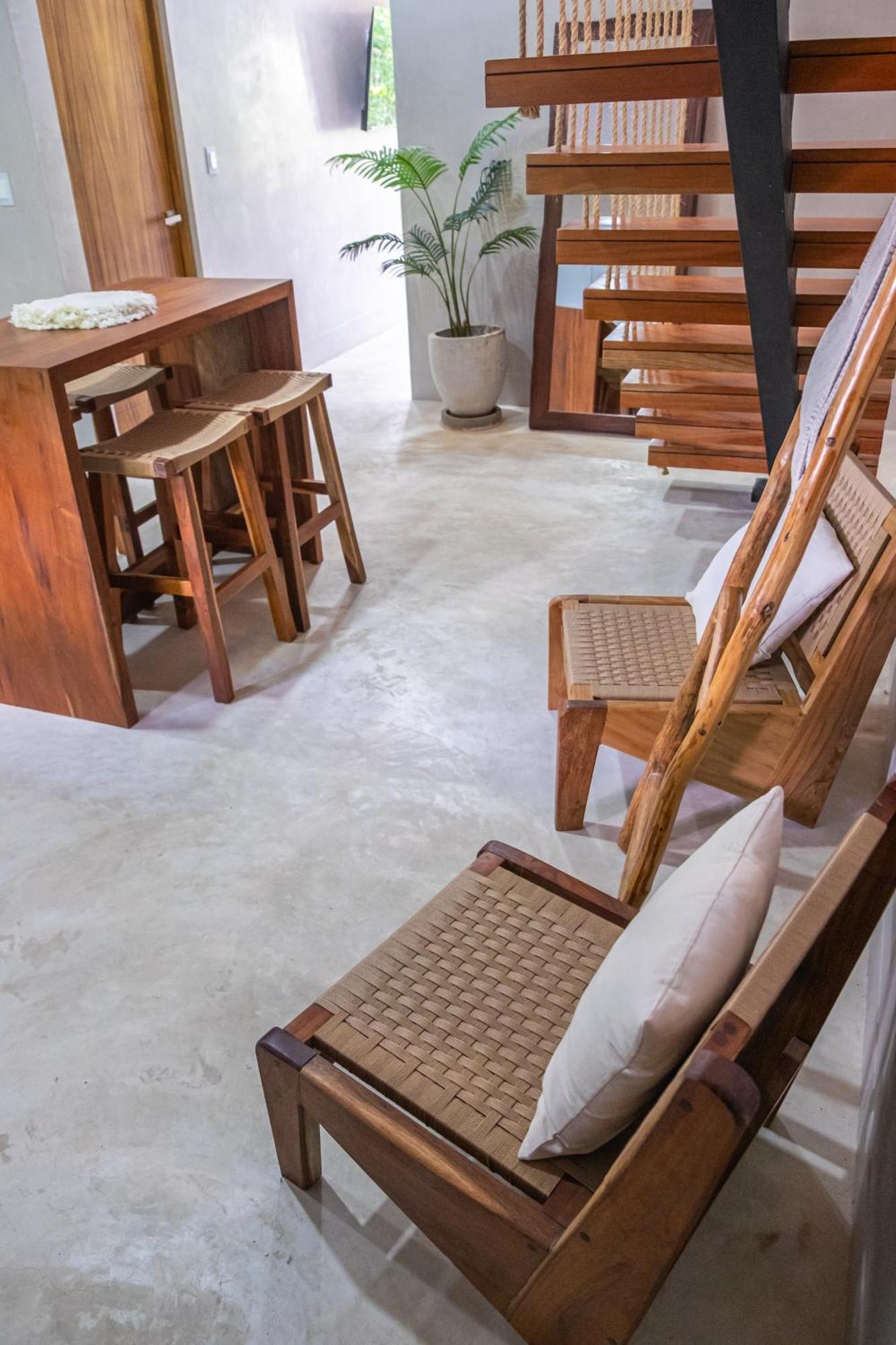 Jungle Ph Private Rooftop & Plunge Pool Ac Wifi Apartment