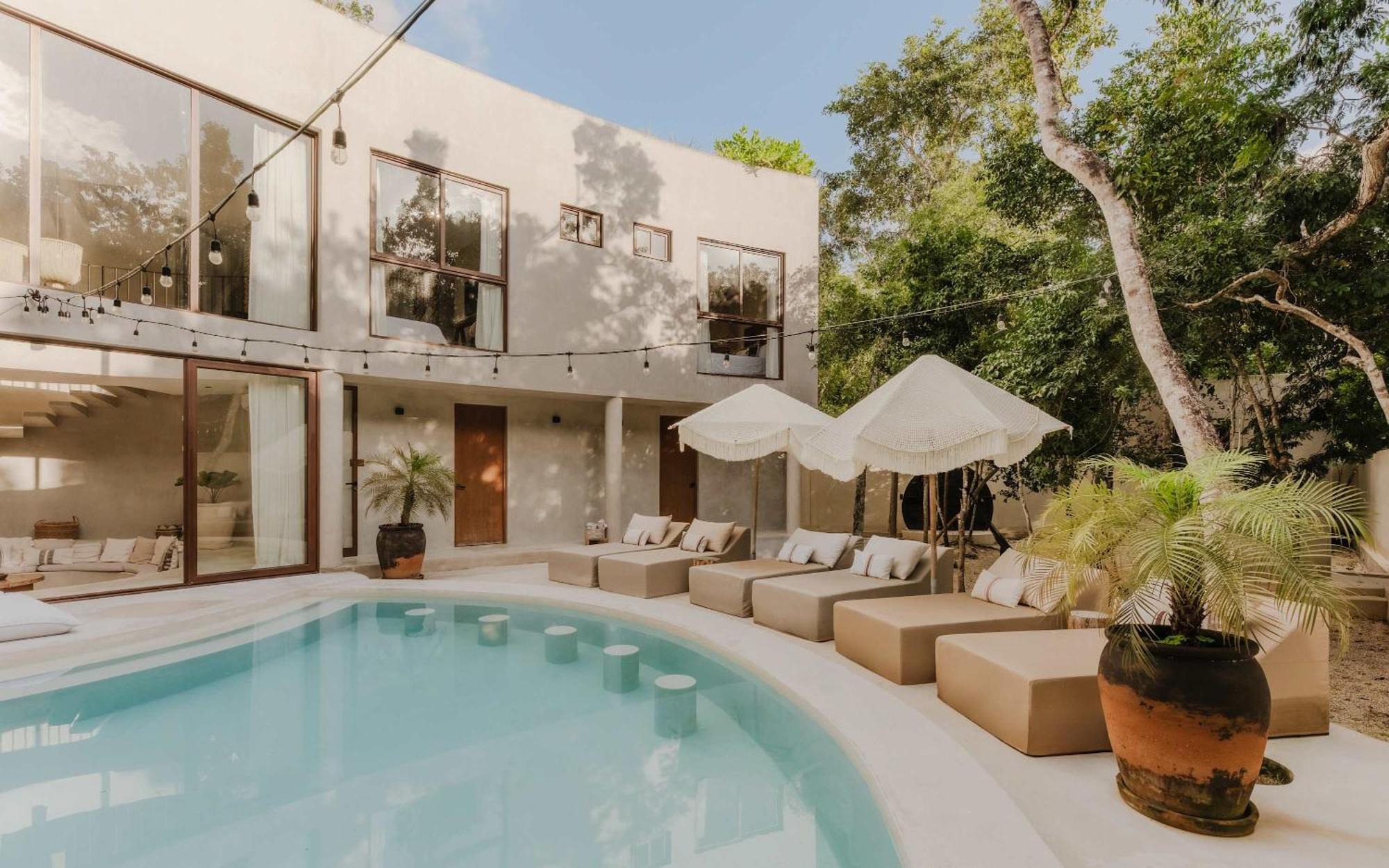 Private Jungle - Dual Pools - Sleeps 16 Tulum