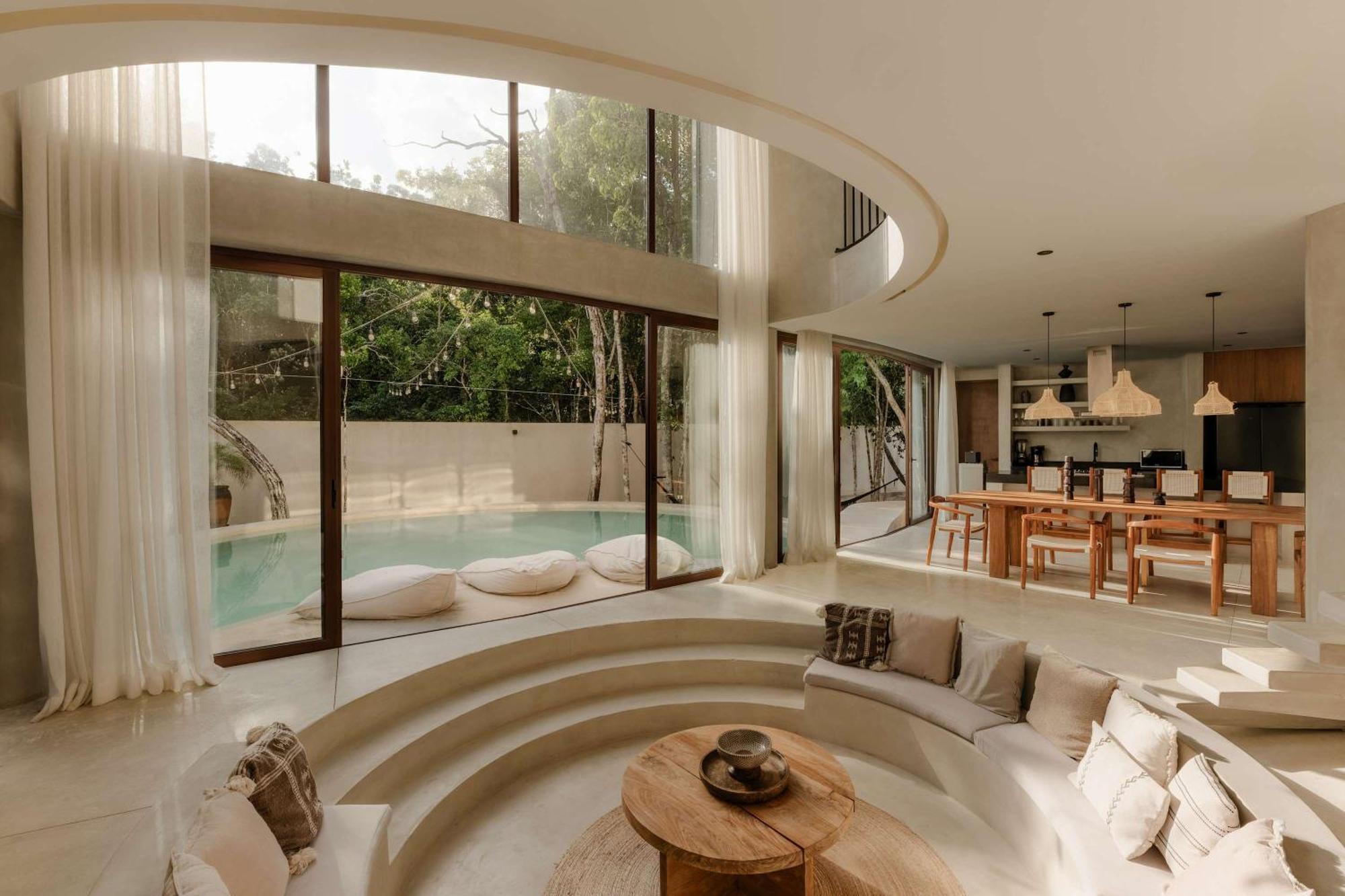 Private Jungle - Dual Pools - Sleeps 16 Holiday home *