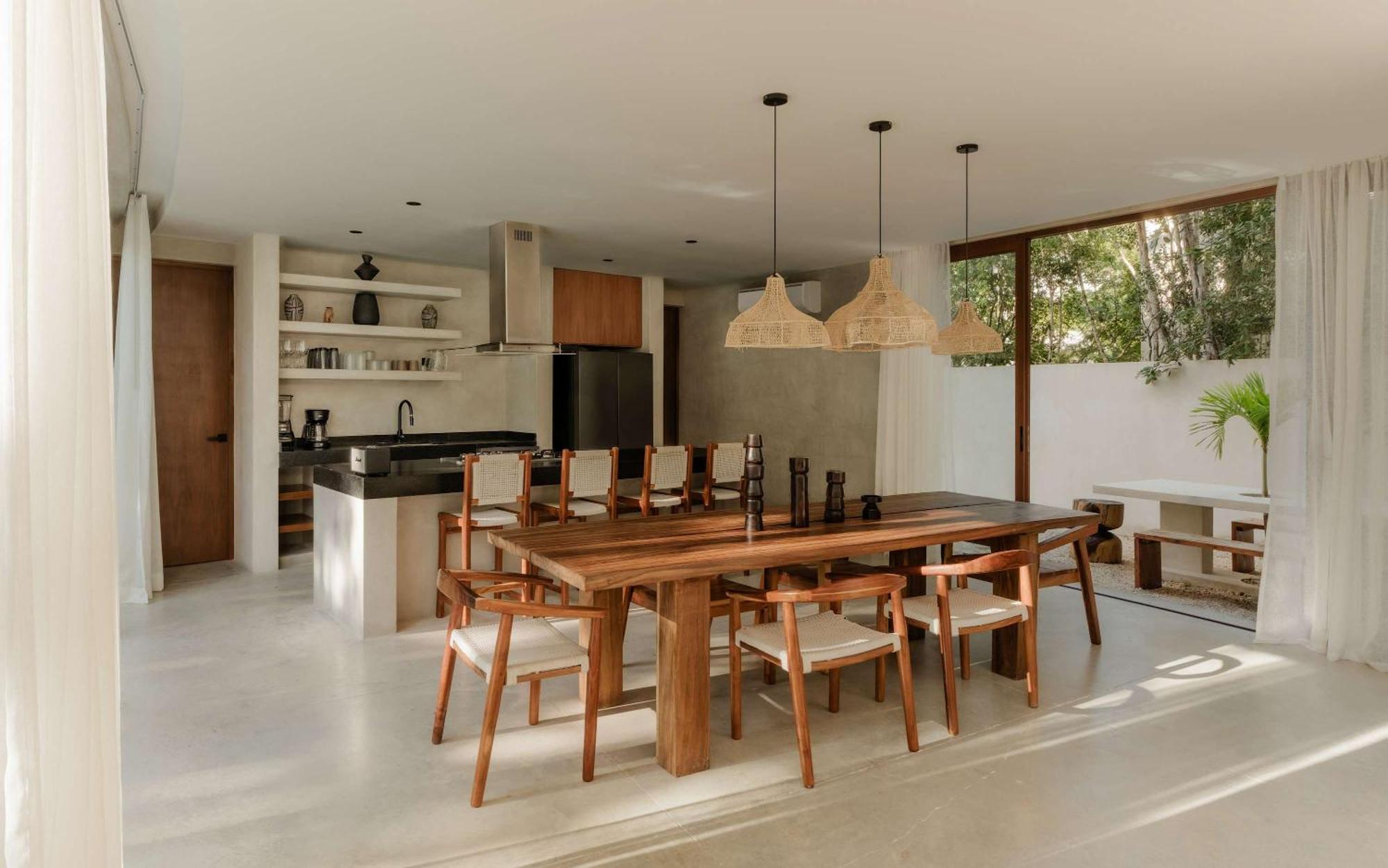 Private Jungle - Dual Pools - Sleeps 16 *