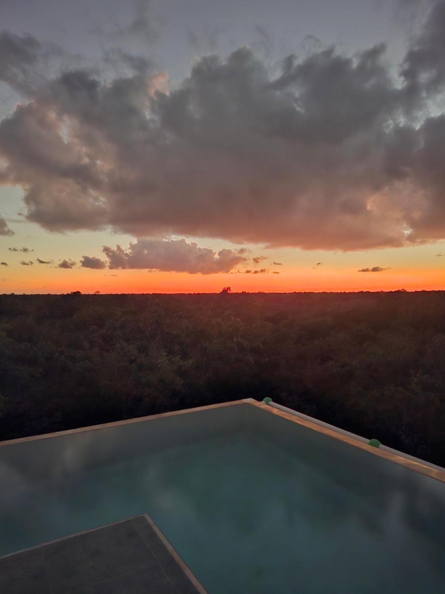 Lodge Estudios Yack *