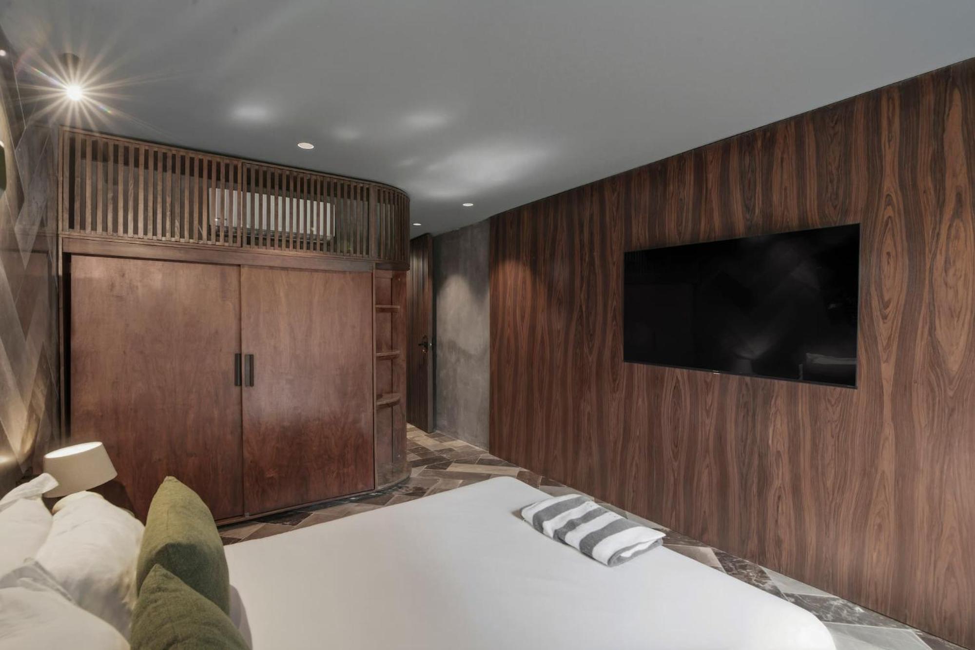 Villa New Luxury 4-bedroom With Private Pool & Access - Barney's Ny *