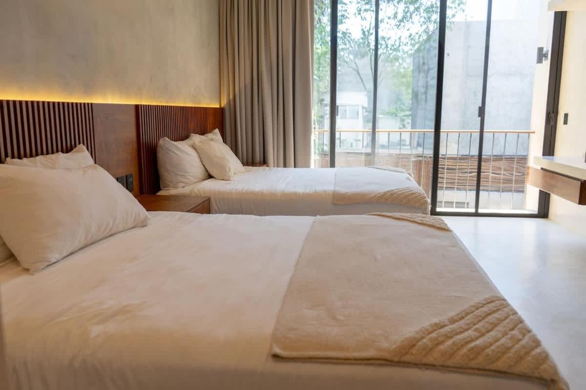 Villa Luxury 5 Bedroom Pool Tiki Bar & Outdoor Gym