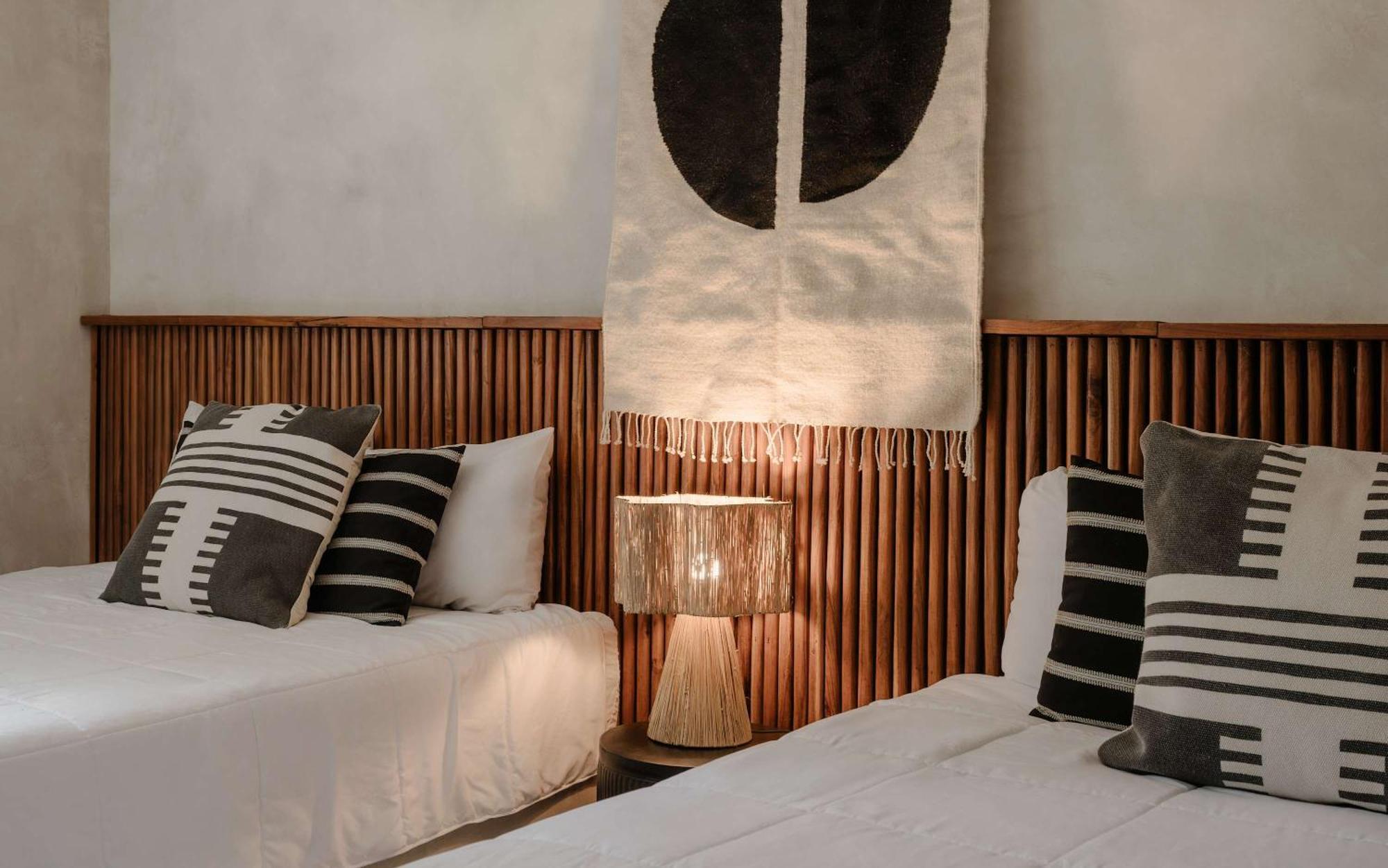 Private Jungle - Dual Pools - Sleeps 16 *