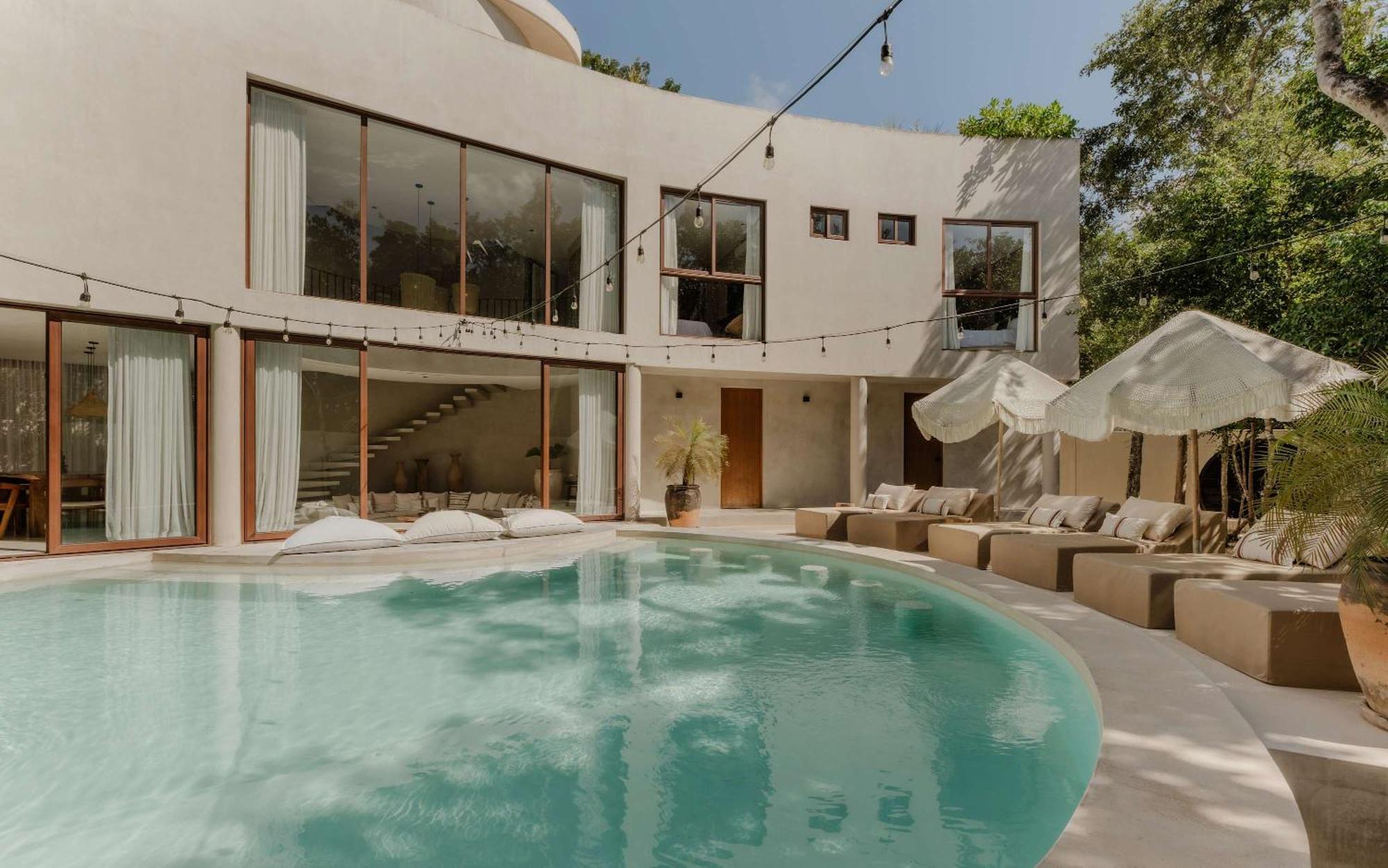 Holiday home Private Jungle - Dual Pools - Sleeps 16 *