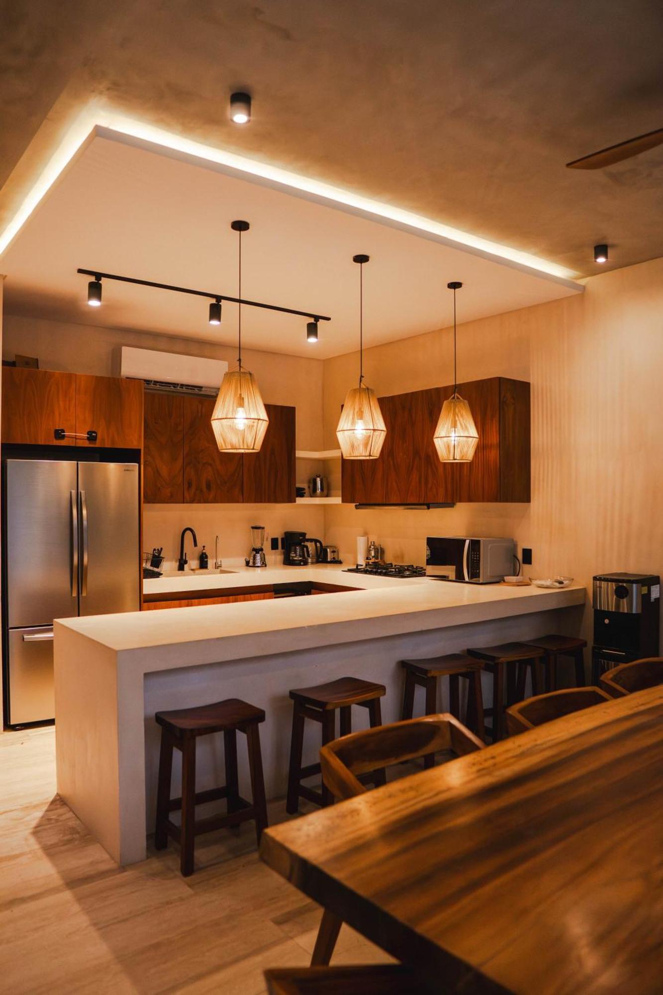 Villa Luxury 5 Bedroom Pool Tiki Bar & Outdoor Gym *