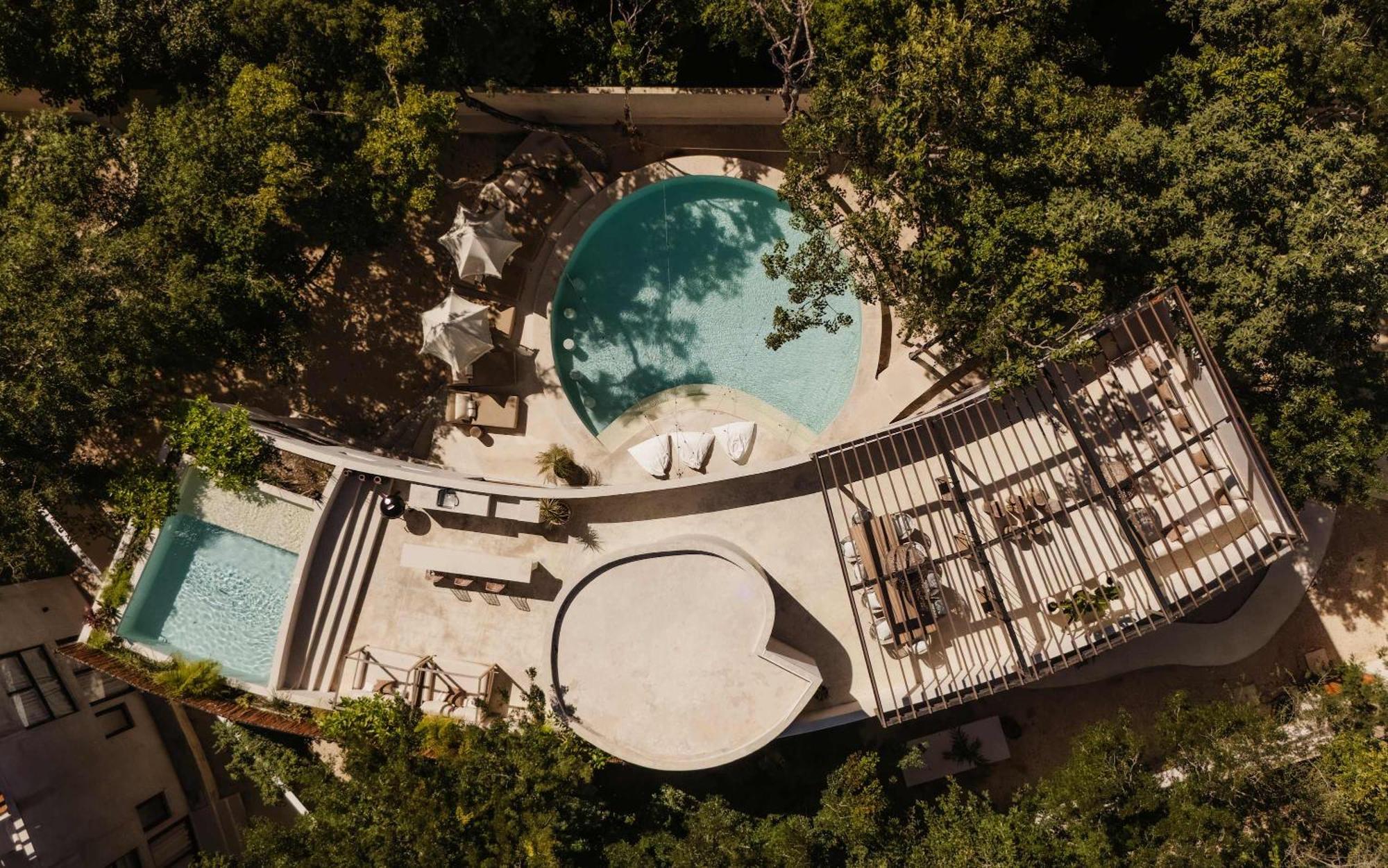 Private Jungle - Dual Pools - Sleeps 16