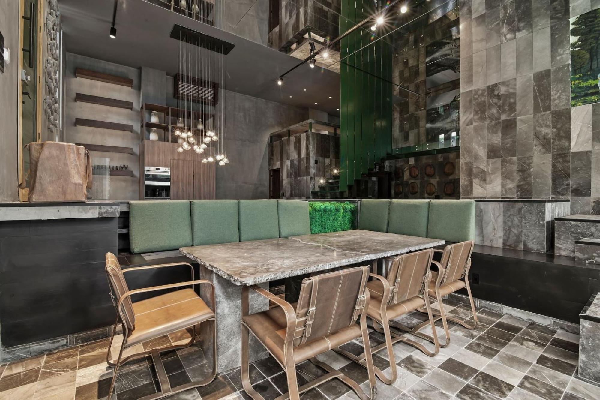 Villa New Luxury 4-bedroom With Private Pool & Access - Barney's Ny