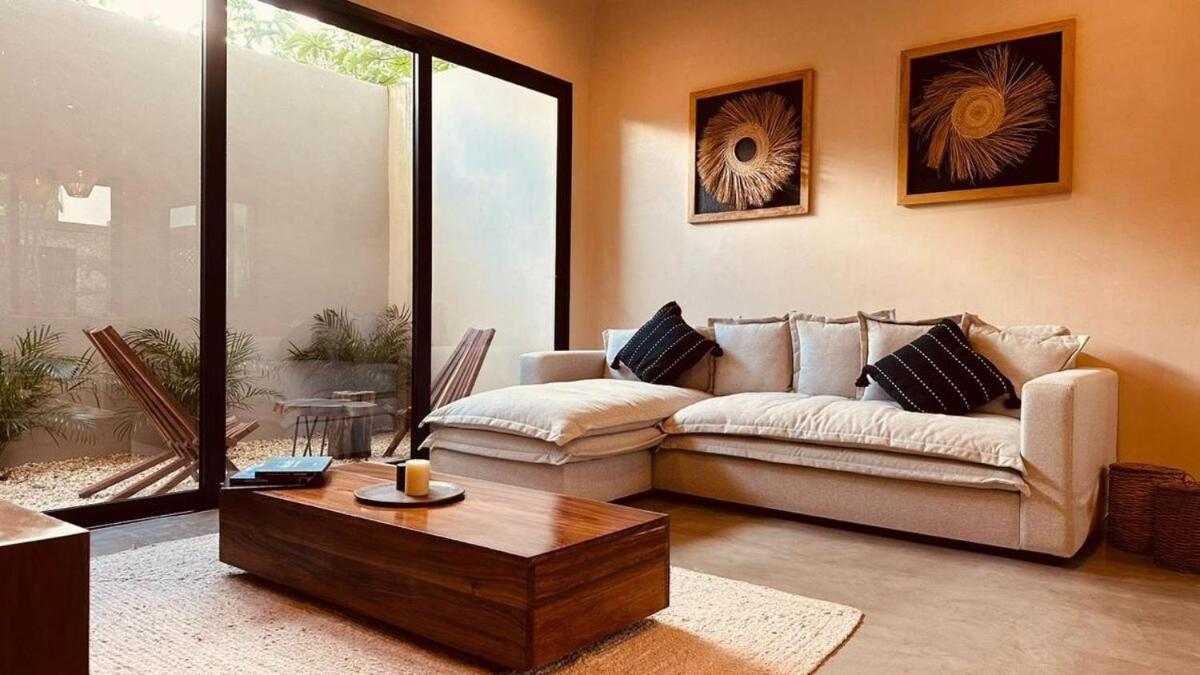 Apartment Exclusive Close To *