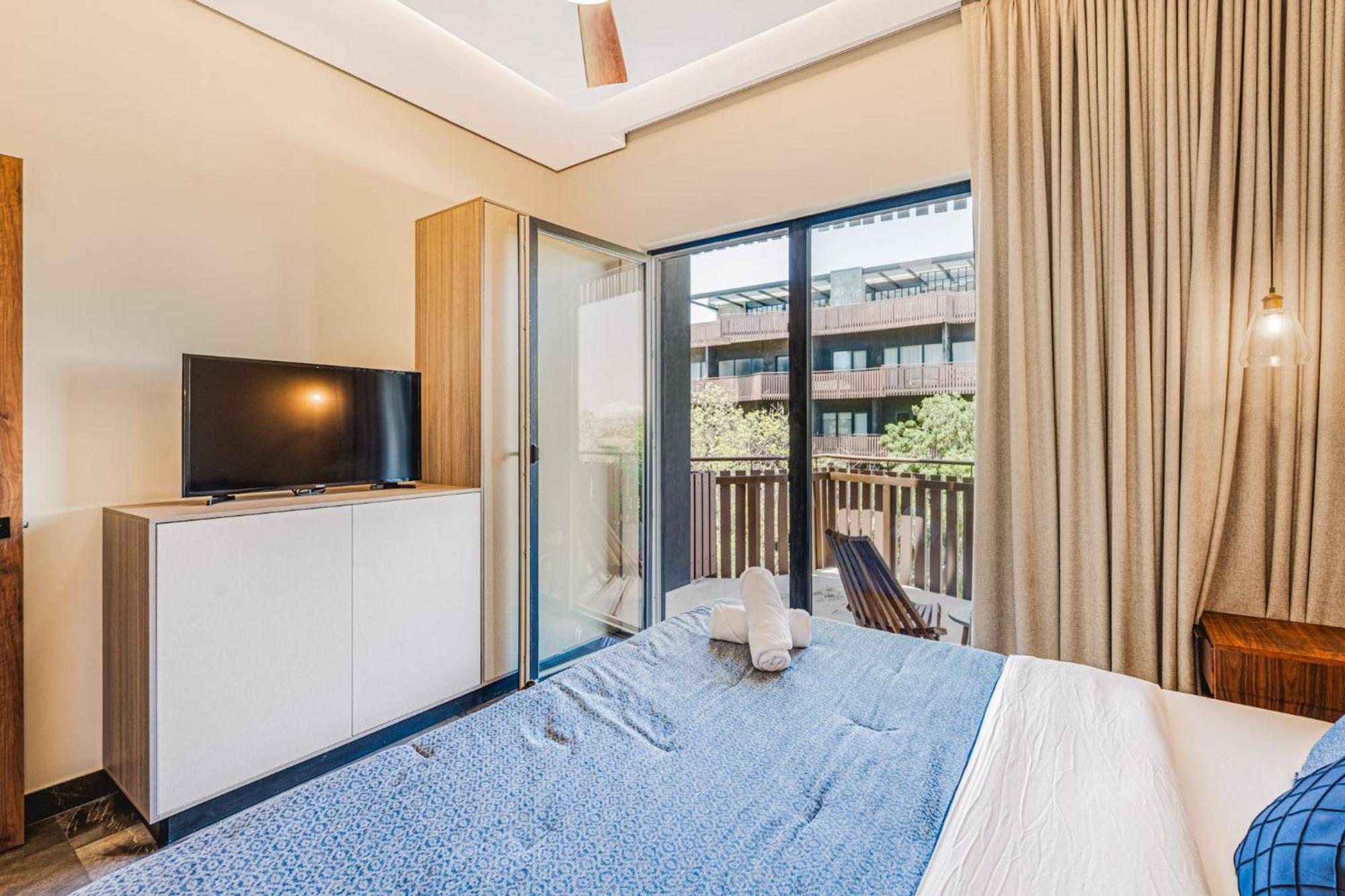 Apartment Walk To 1br 4 Guests Kids Area Office