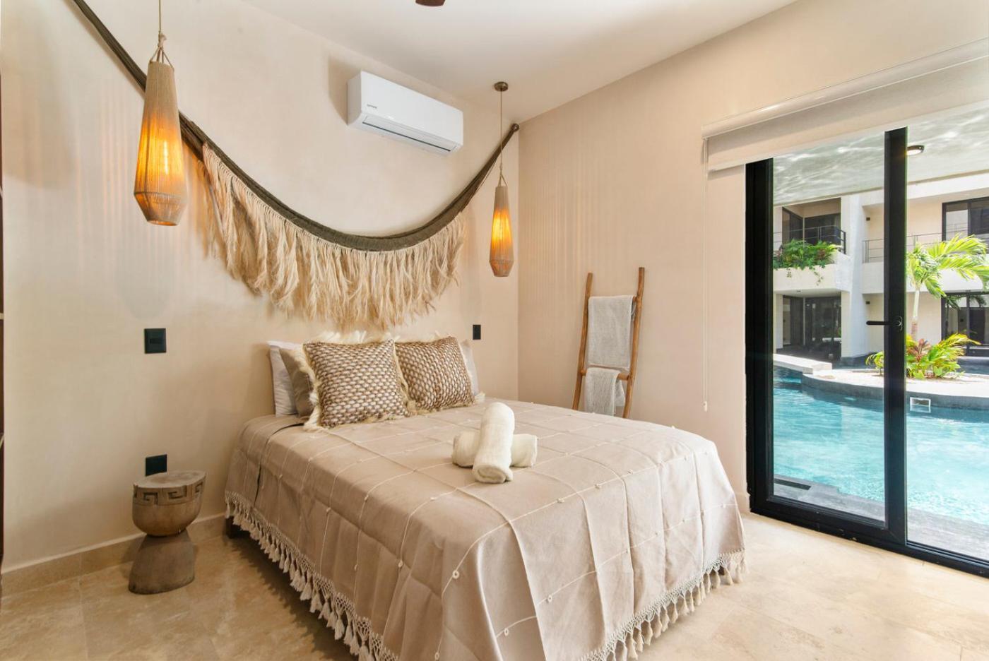 Boho Chic 2br With Swim-up Pool Near The Apartment