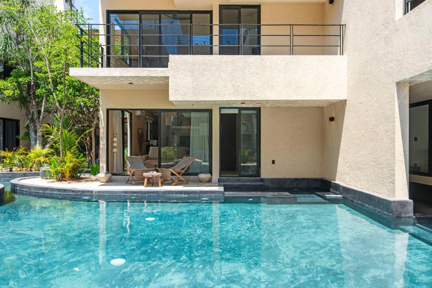 Boho Chic 2br With Swim-up Pool Near The *