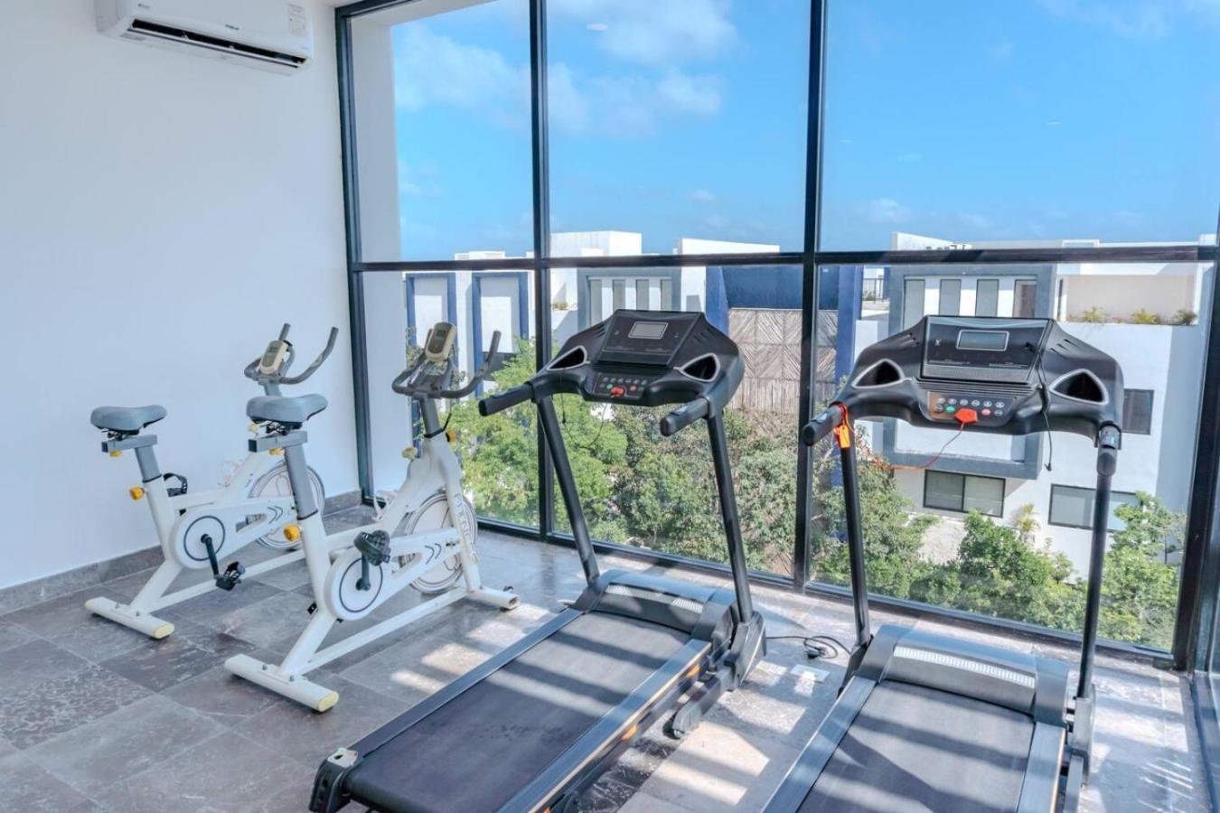 2 Bdr Penthouse, Private Pool, Rooftop And Gym Apartment