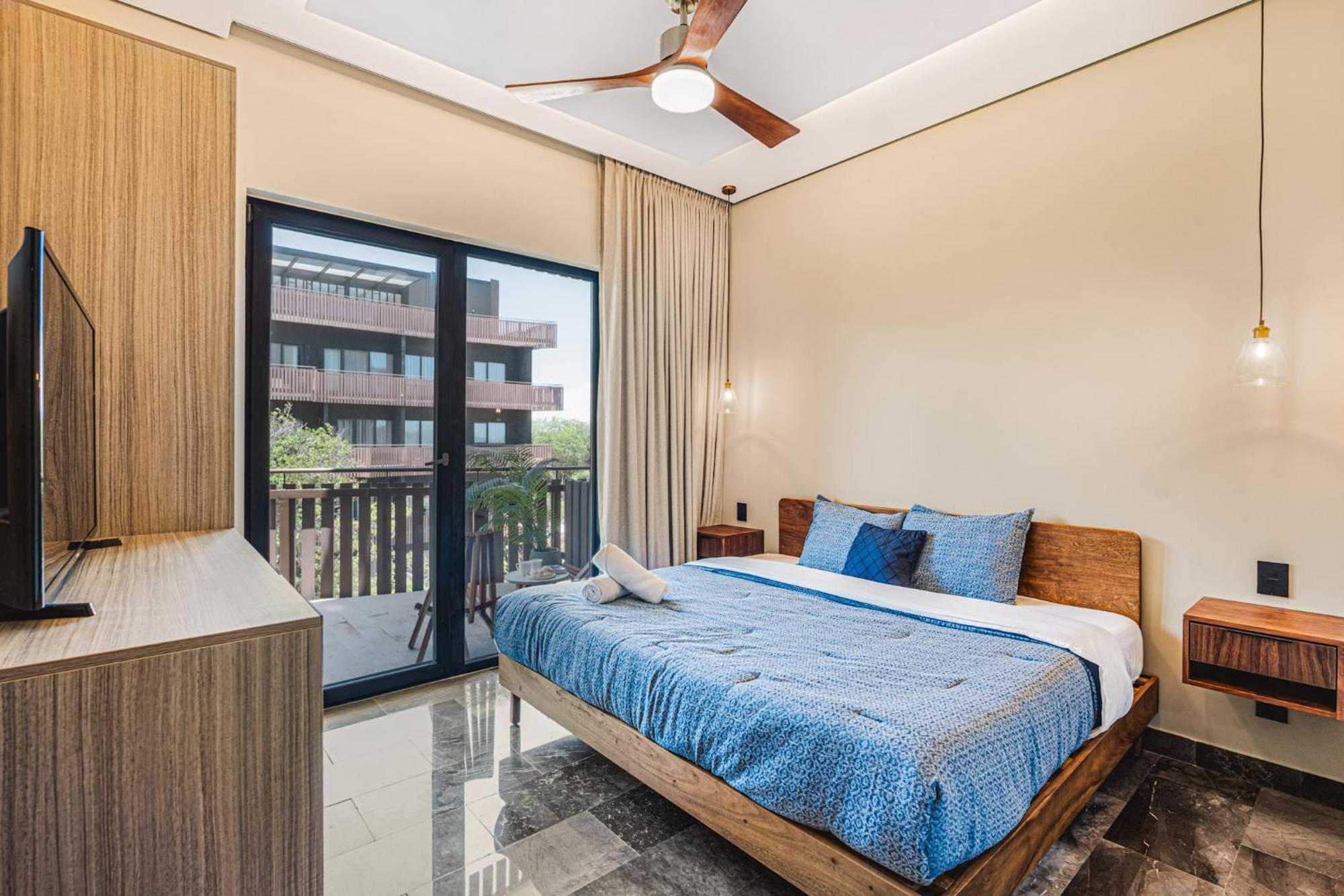 Walk To 1br 4 Guests Kids Area Office