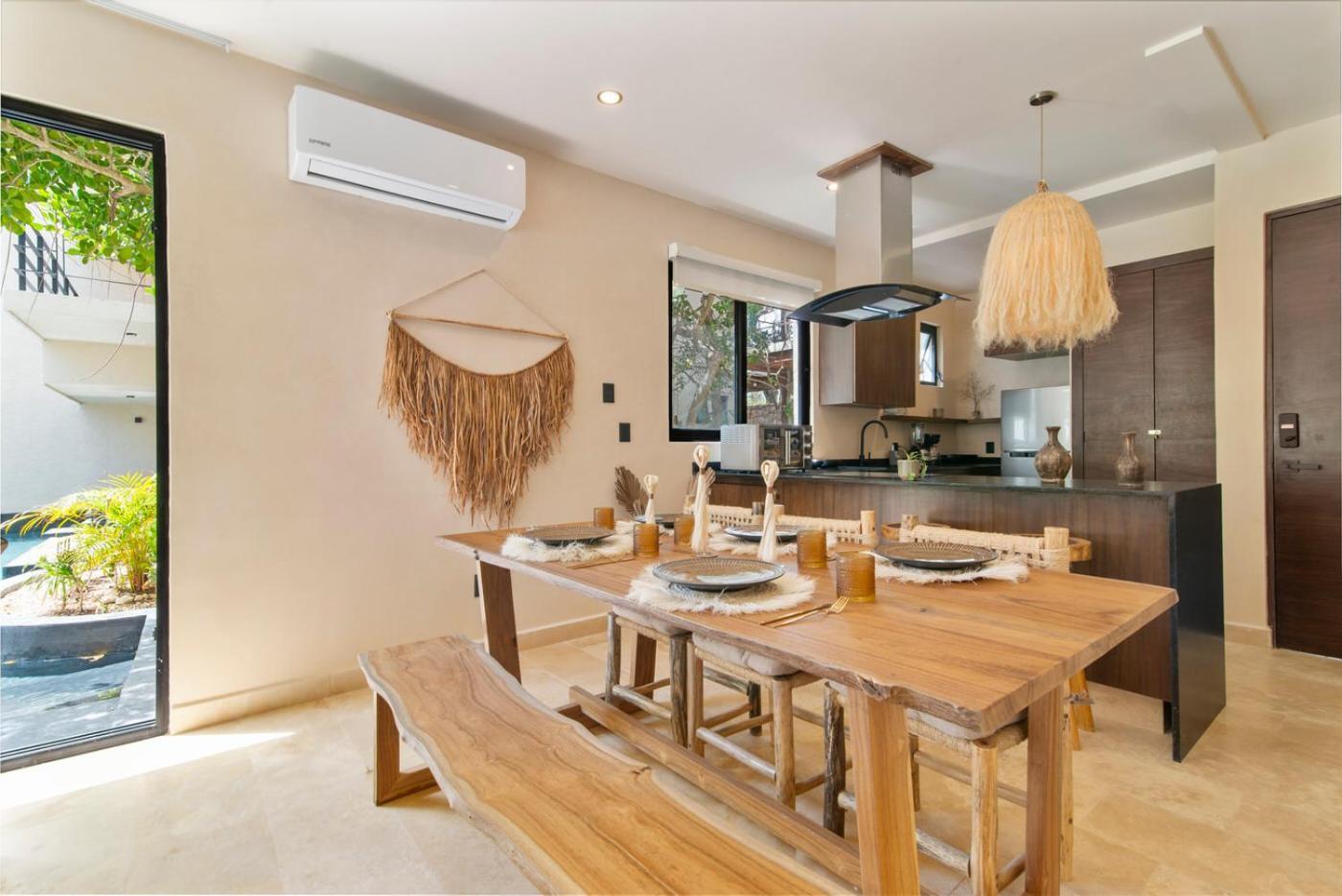 Boho Chic 2br With Swim-up Pool Near The