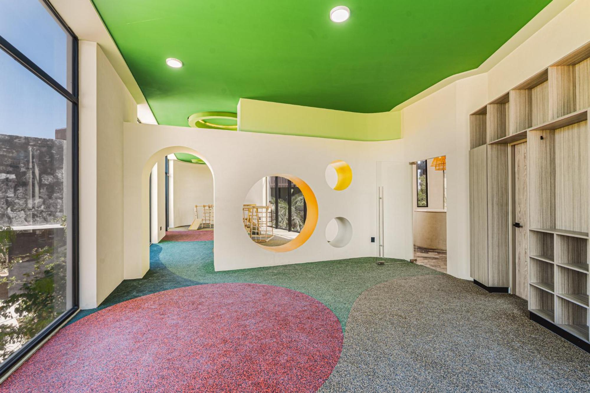 Walk To 1br 4 Guests Kids Area Office *