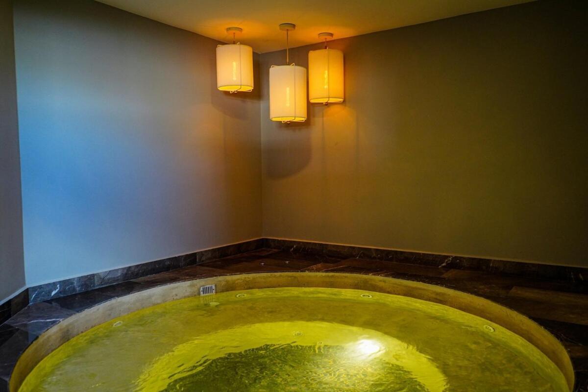 Chic 1br Private Balcony,sauna, Gym Y Wifi Apartment