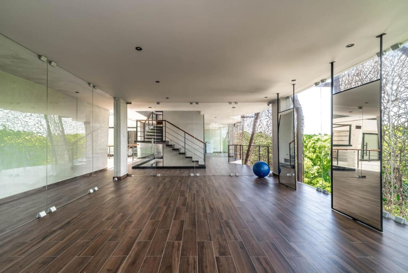 Apartment Luxury 2bd In W 2 Pools Gym