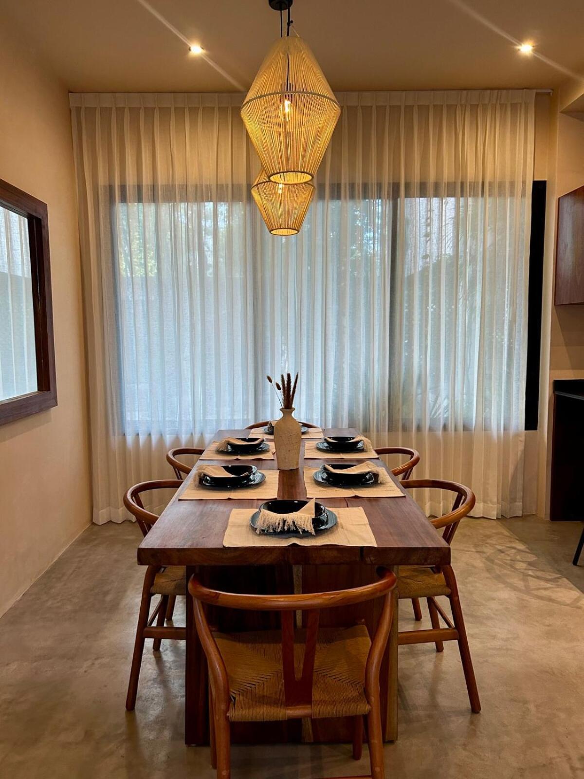 Exclusive Close To Apartment