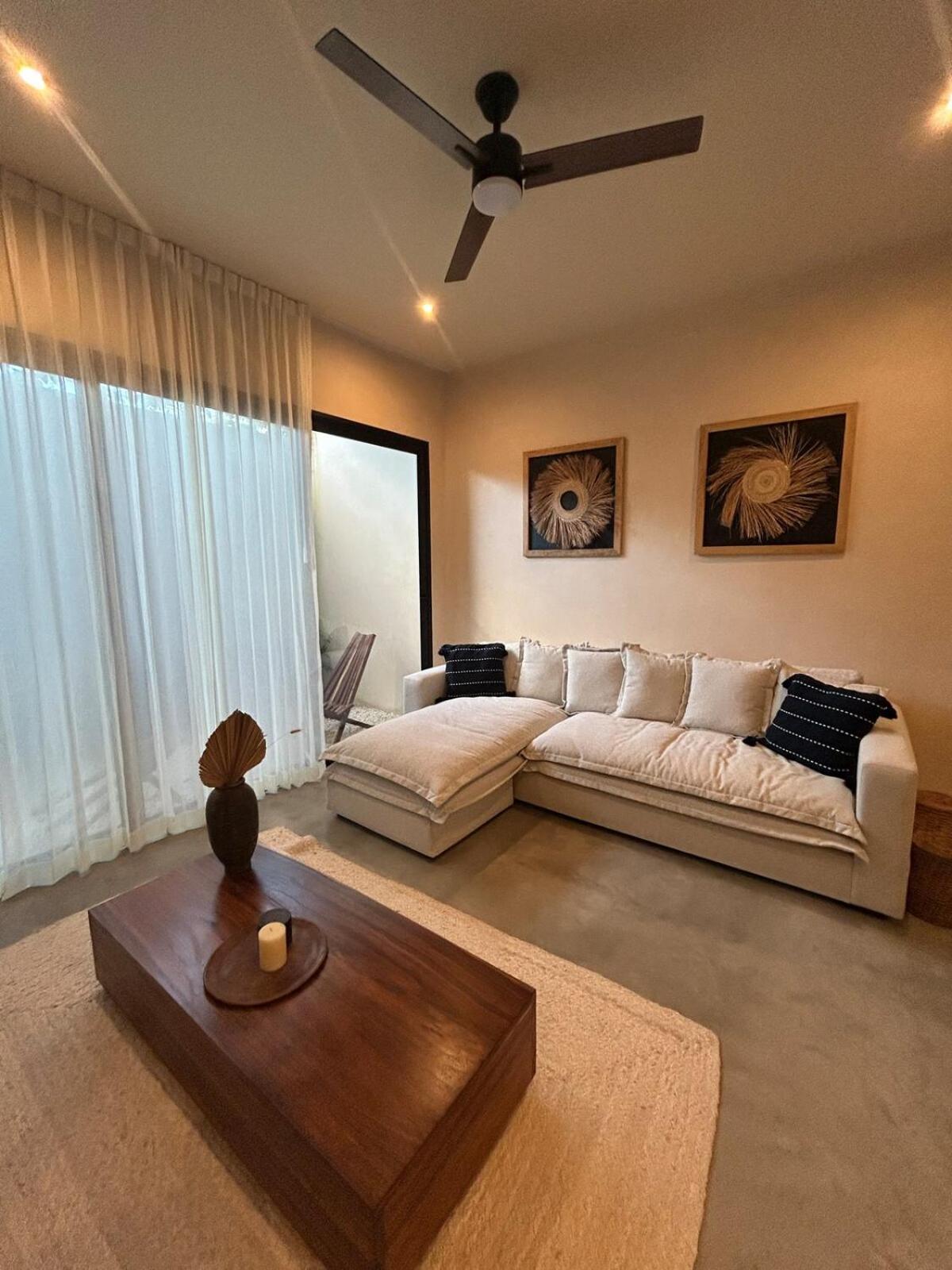 Apartment Exclusive Close To *