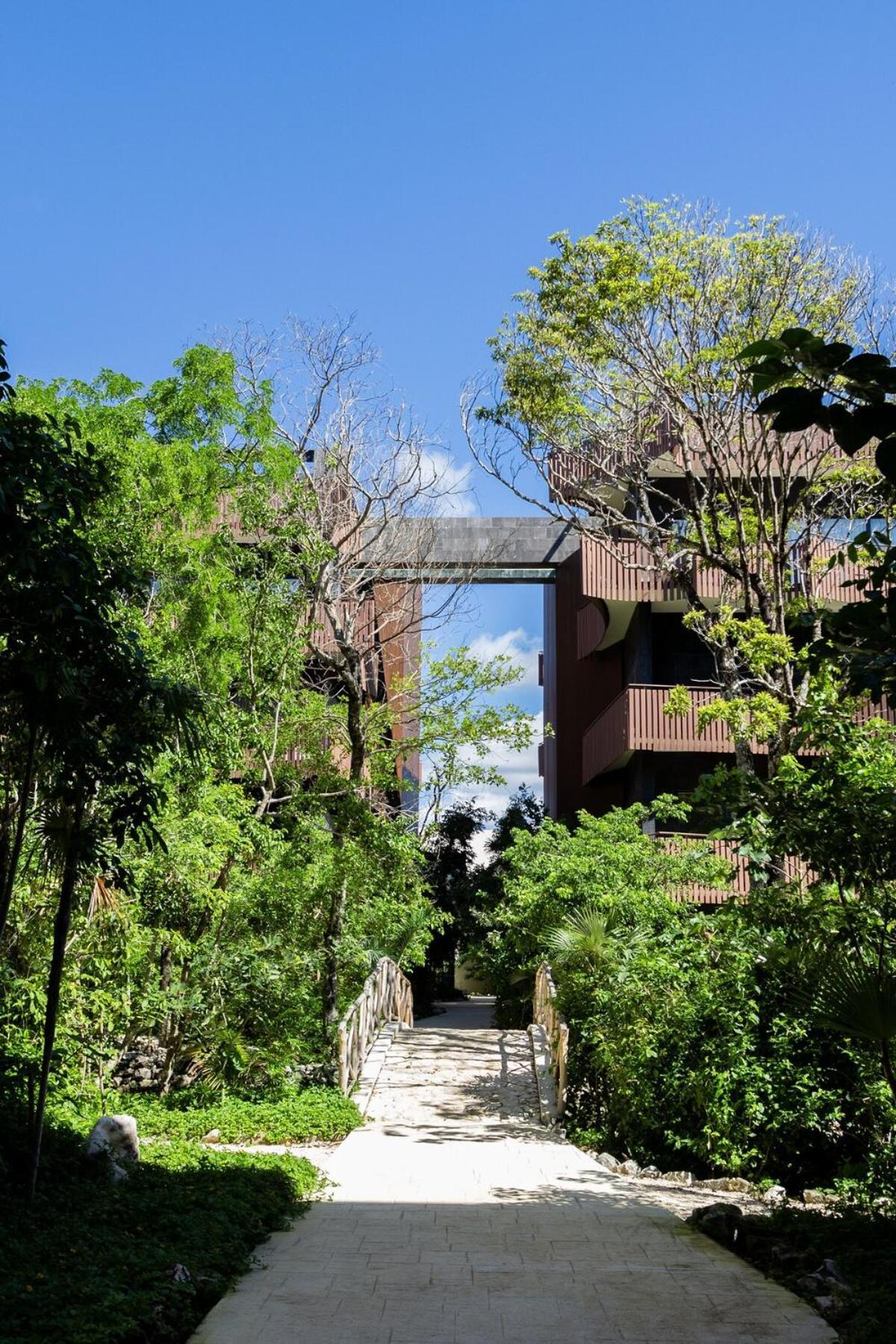 Art House - Filtered Water & 2 Free Clubs Zone Apartment *