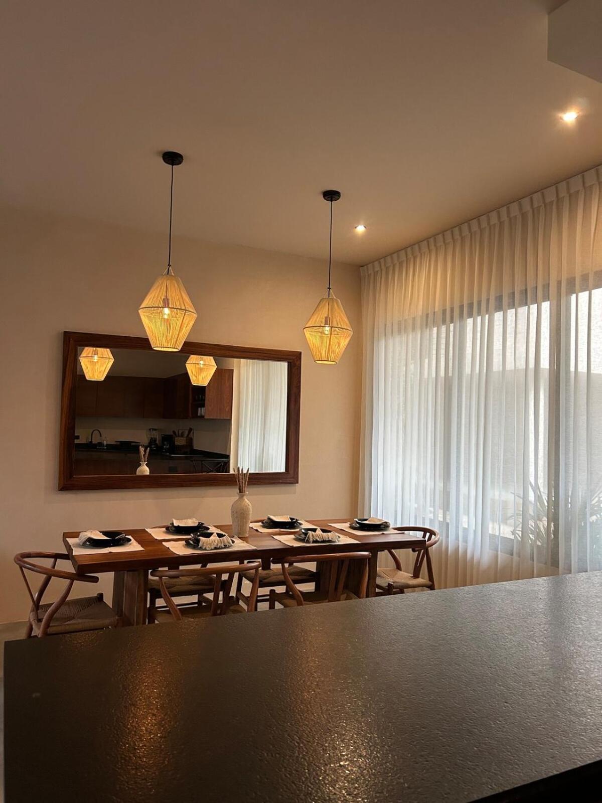 Exclusive Close To Apartment *