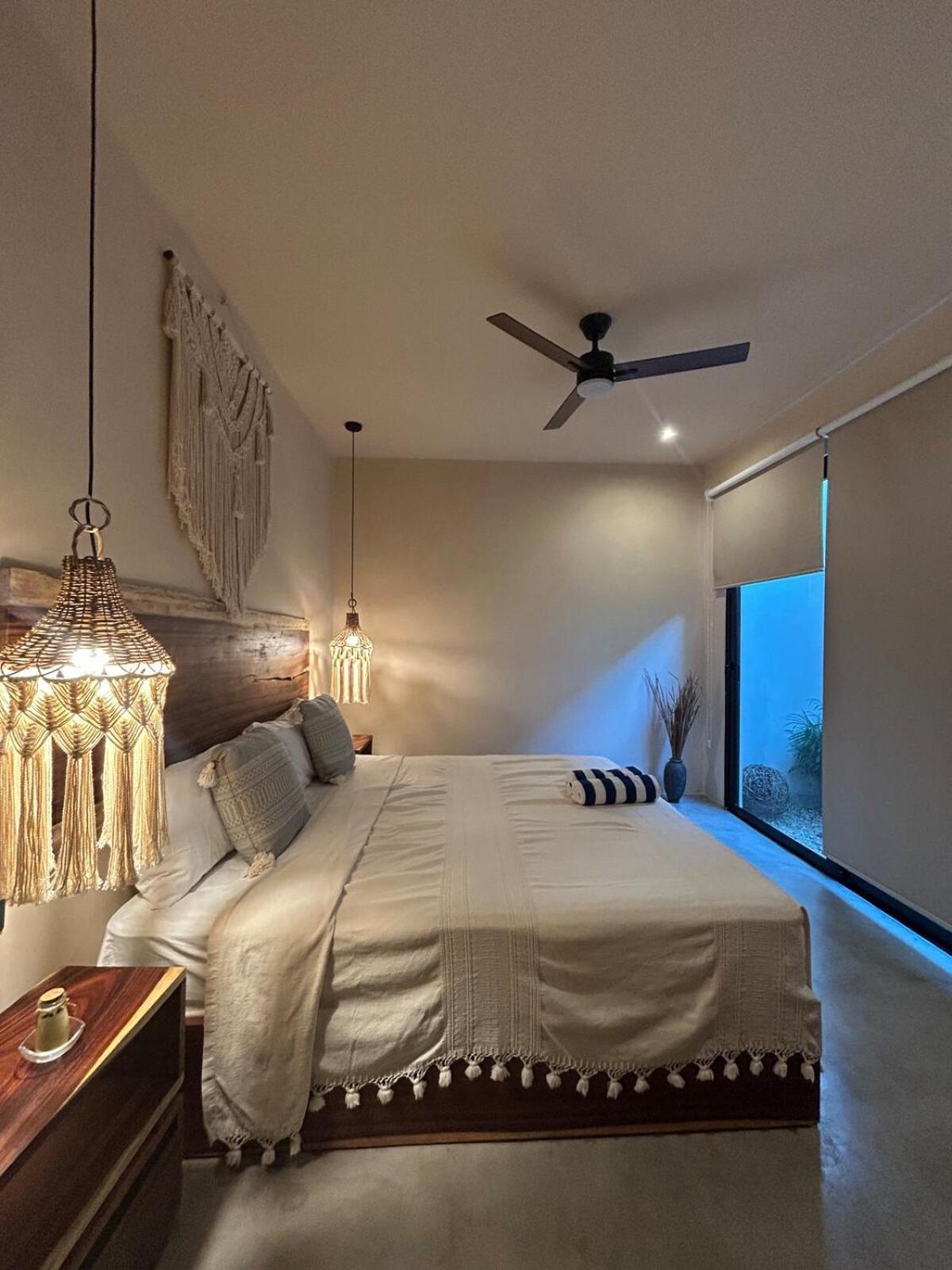 Apartment Exclusive Close To *