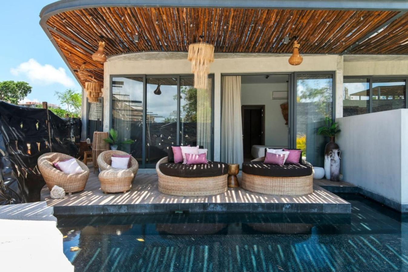 Beutiful - Swimout-gym-rooftop-pool - Nuju